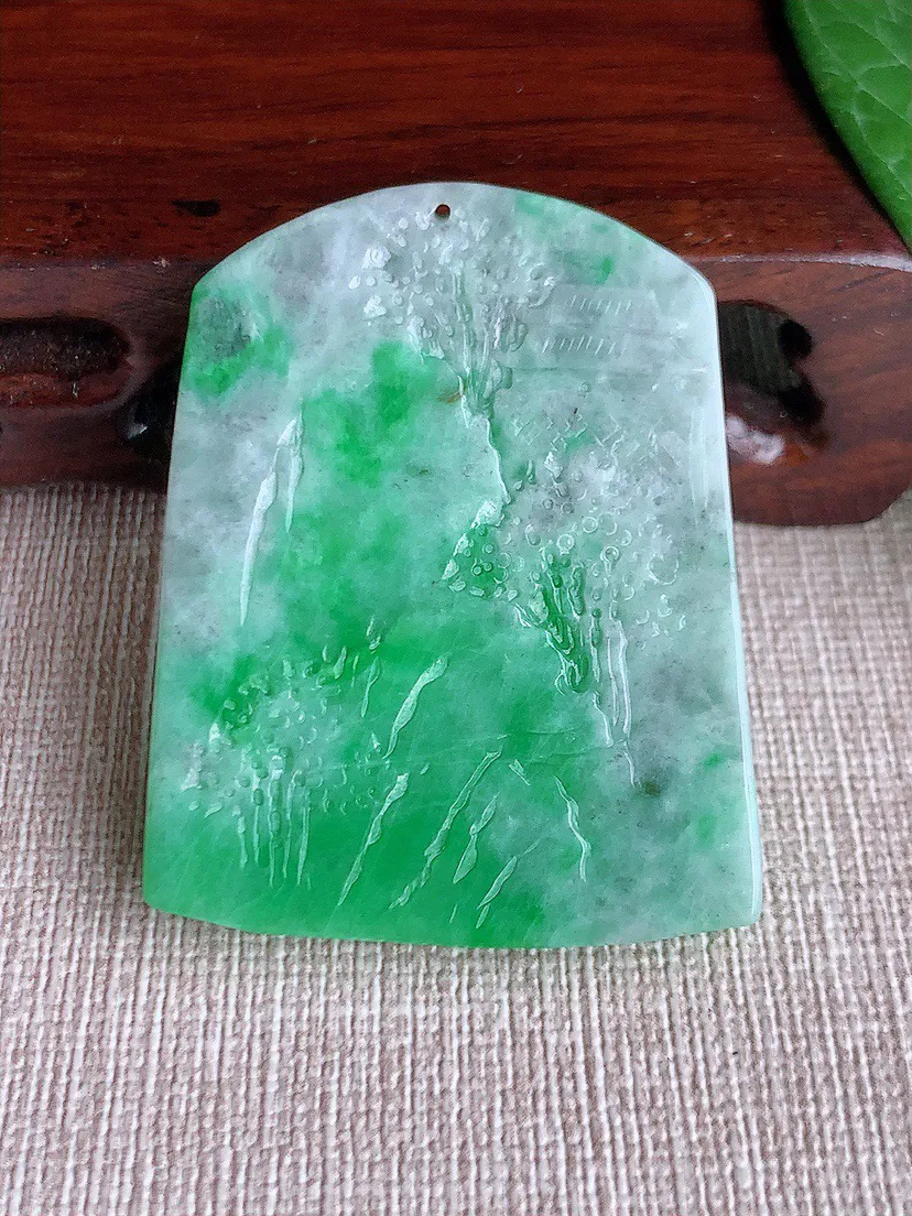 缅甸a货翡翠ddj老坑冰润飘绿意境山水牌吊坠  整体45.5×36×5.7mm 24.58