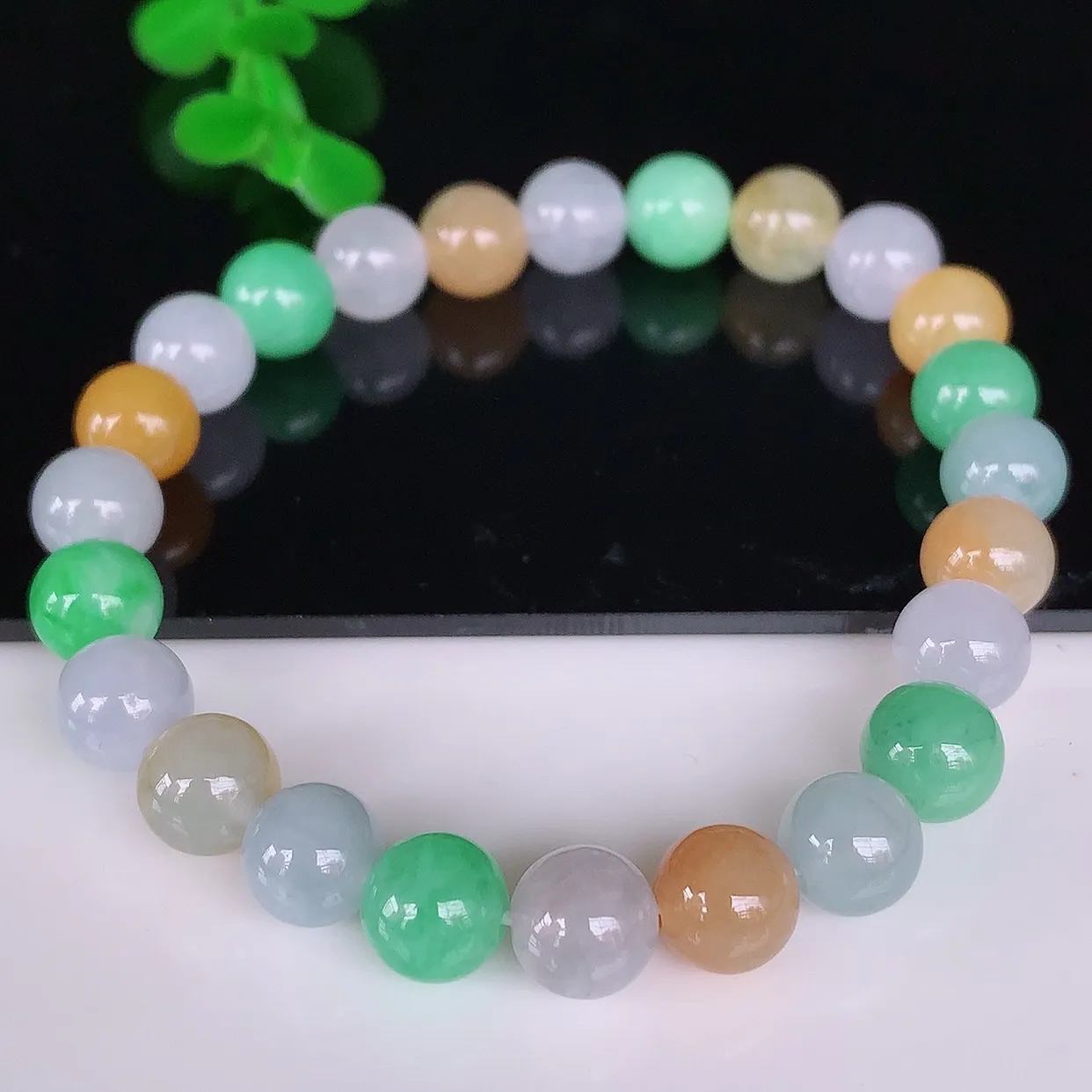 自然光实拍，冰润冰糯种多彩圆珠翡翠手串手链，种老水足，冰清玉润  颜色漂亮  #46.15取一尺寸8mm