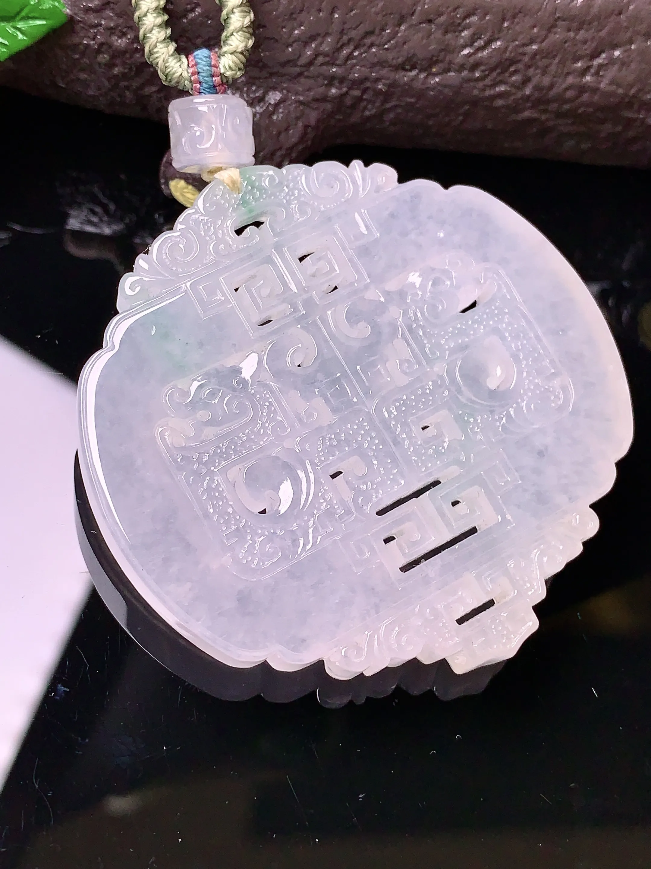 雕花仿古福牌吊坠 玉质细腻 色泽艳丽 整体尺寸50*50*6