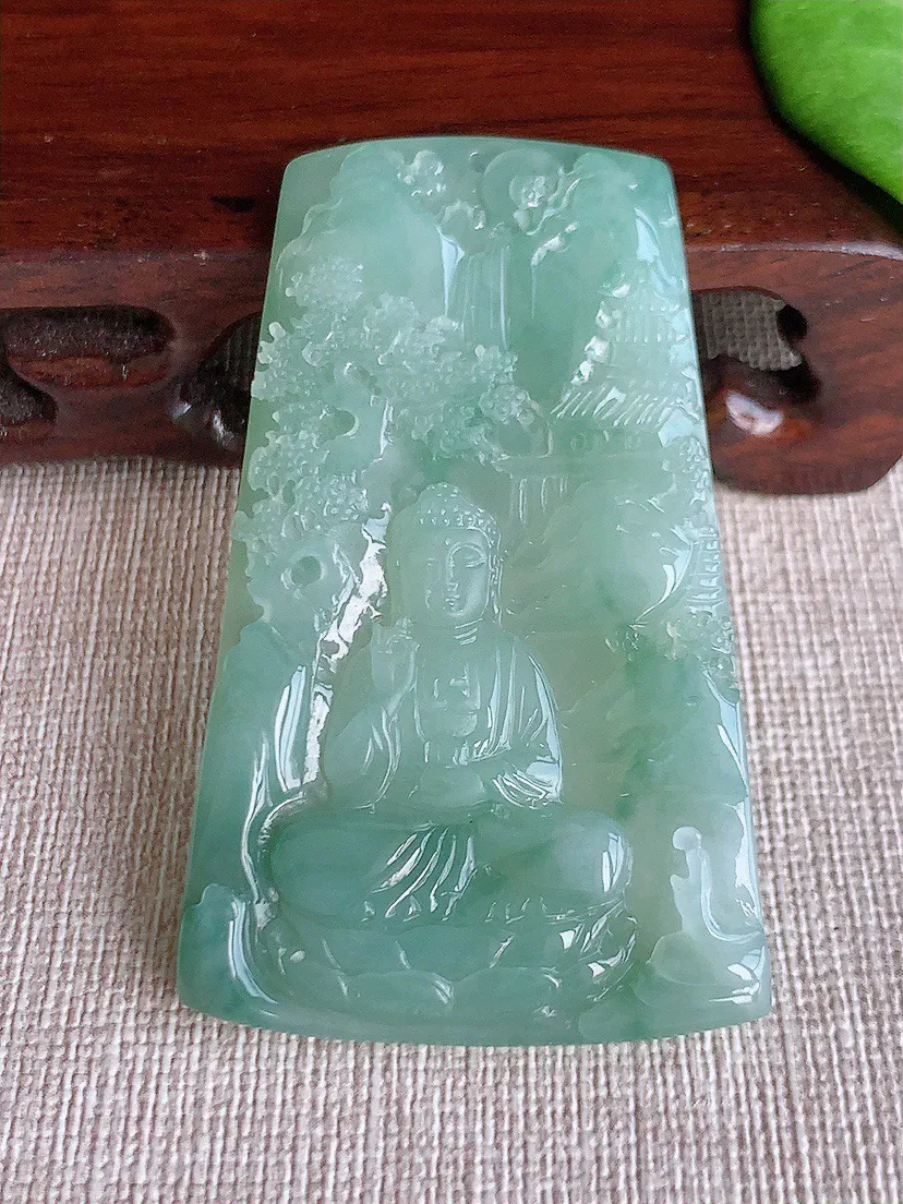 缅甸a货翡翠ddj老坑冰种大日如来吊坠 整体48×29×4.5mm 10.95