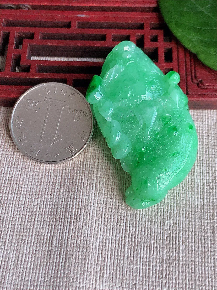 缅甸a货翡翠ddj老坑冰润满绿招财金蟾吊坠 整体44.6×27.5×12.5mm 30.36