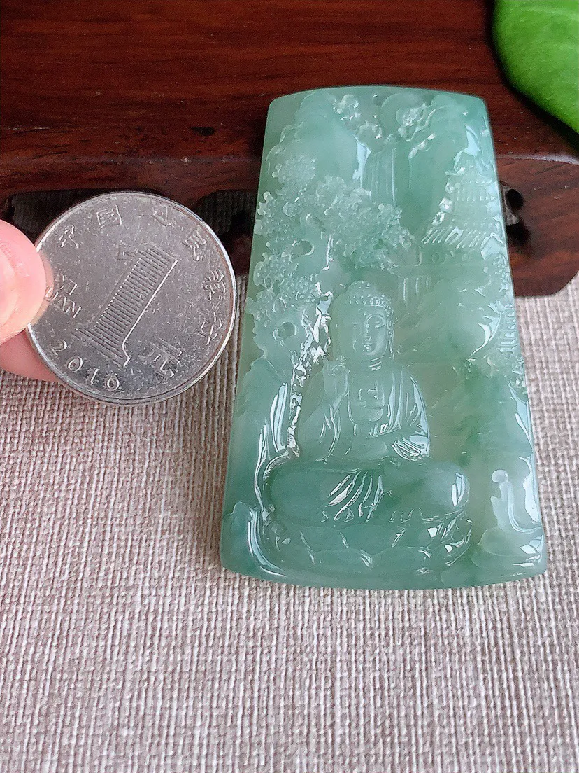 缅甸a货翡翠ddj老坑冰种大日如来吊坠 整体48×29×4.5mm 10.95