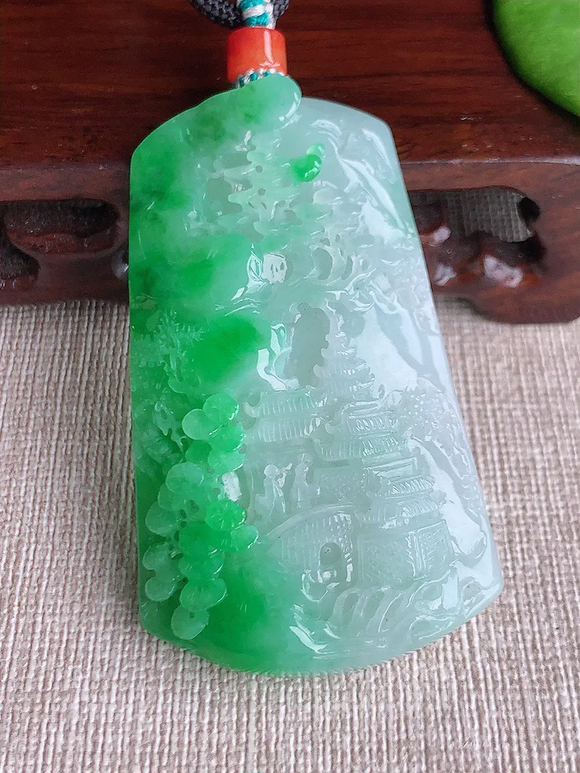 天然a货翡翠ddj老坑冰种飘阳绿意境山水牌吊坠  整体57×34×7.6mm 32.60