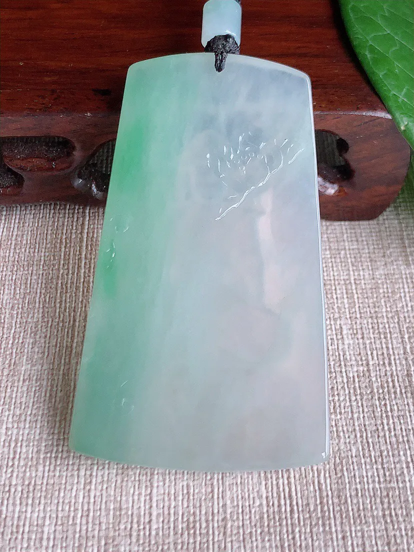 缅甸a货翡翠ddj老坑冰种飘绿大势至菩萨吊坠  整体62.2×36.4×5.3mm 33.19