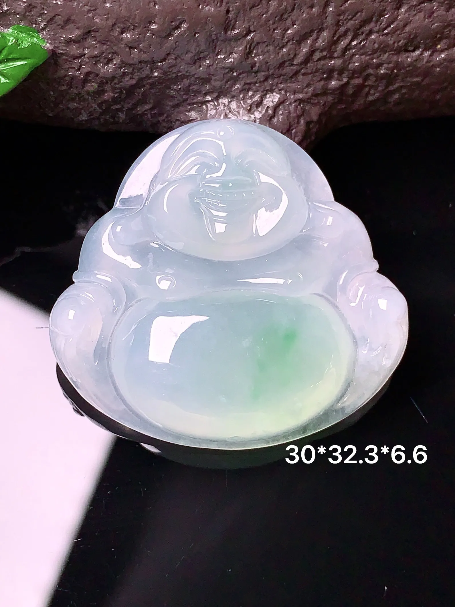 飘绿佛公吊坠 玉质细腻 色泽艳丽 整体尺寸30*32.3*6.6