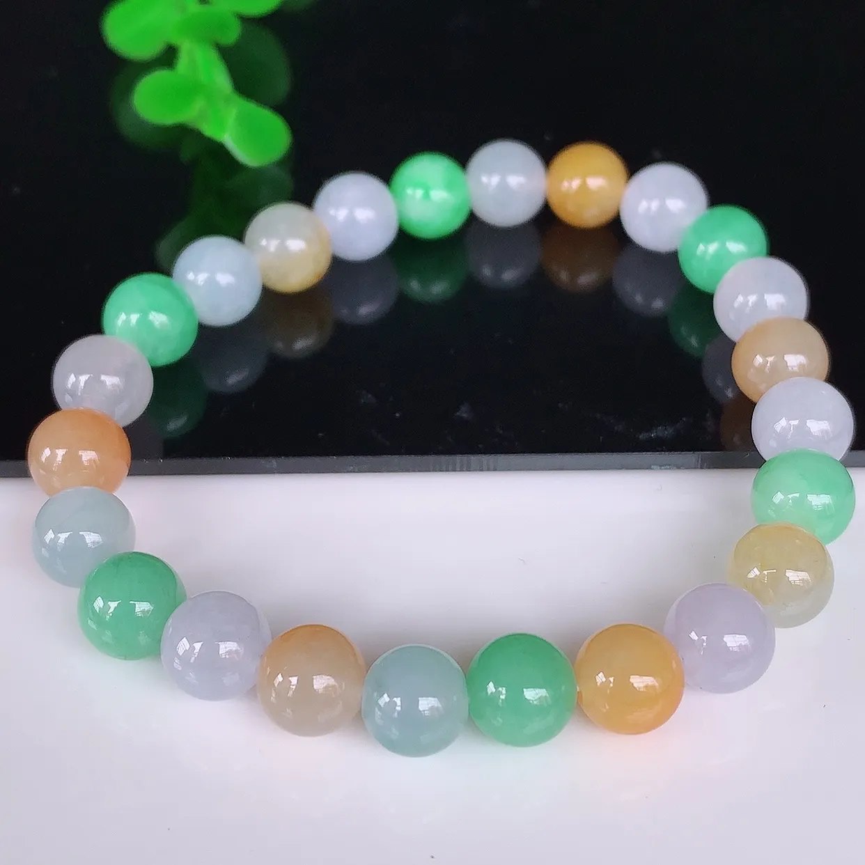 自然光实拍，冰润冰糯种多彩圆珠翡翠手串手链，种老水足，冰清玉润  颜色漂亮  #46.15取一尺寸8mm