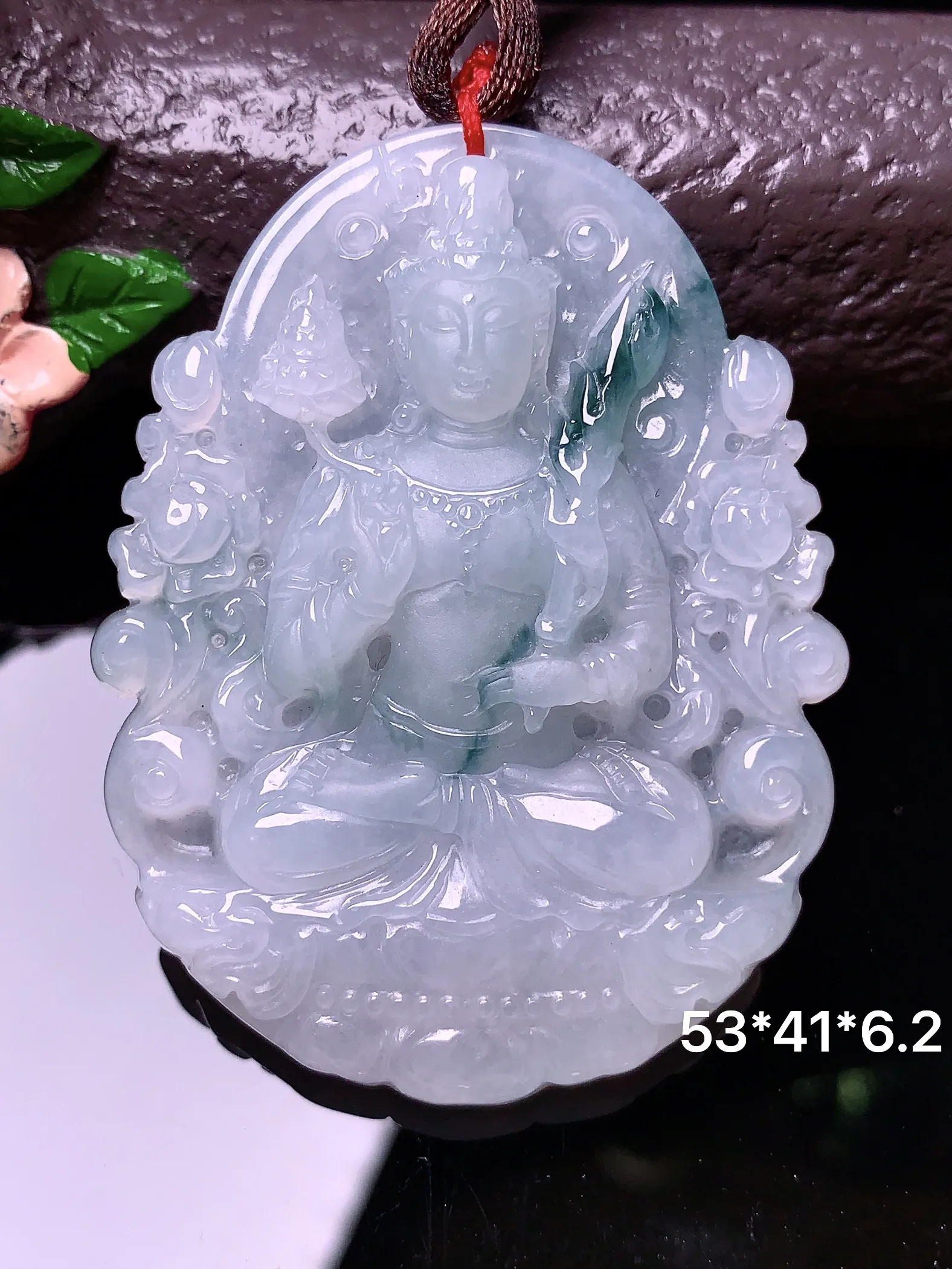 飘绿度母观音菩萨吊坠 玉质细腻 色泽艳丽 整体尺寸53*41*6.2