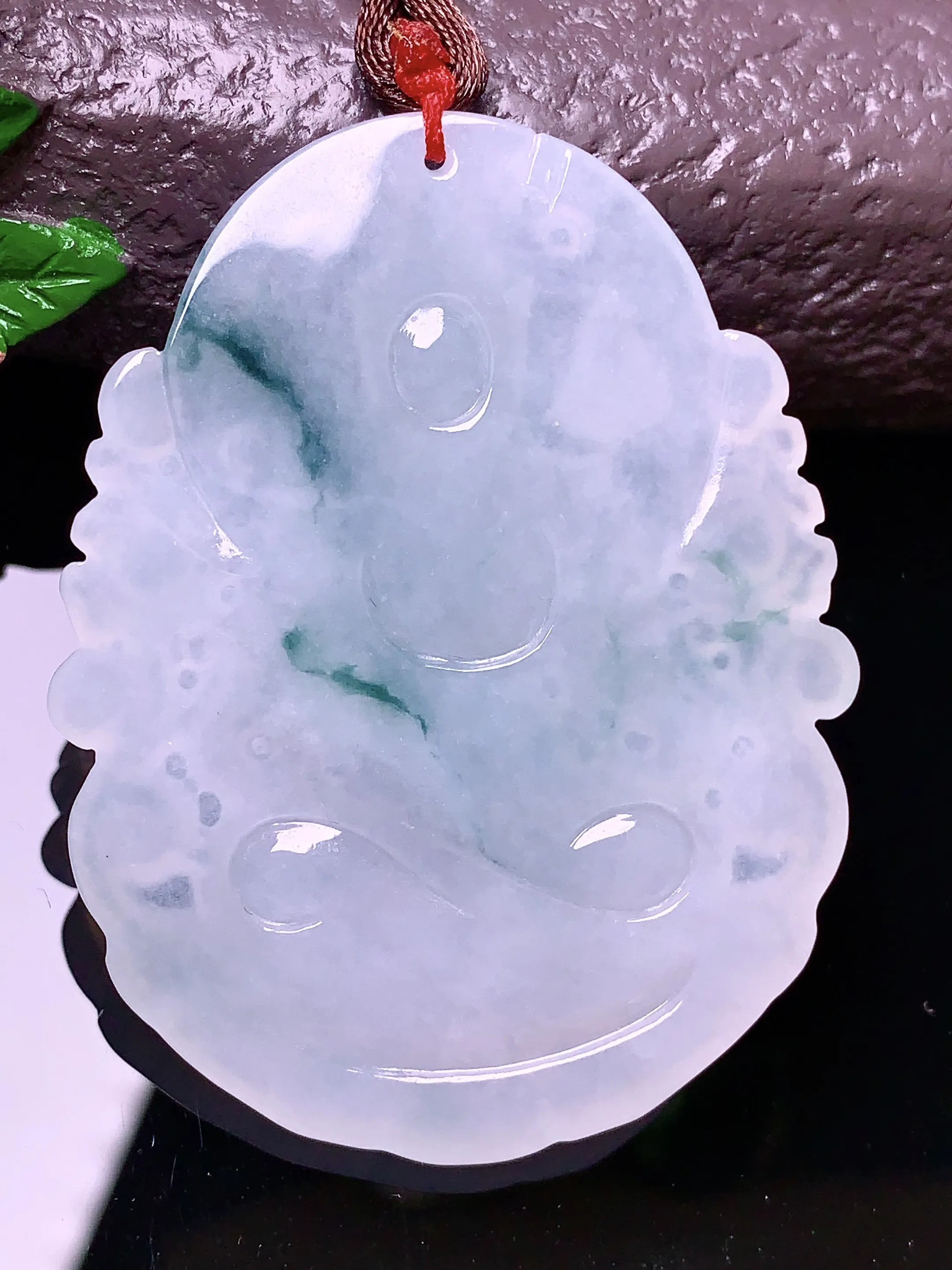 飘绿度母观音菩萨吊坠 玉质细腻 色泽艳丽 整体尺寸53*41*6.2