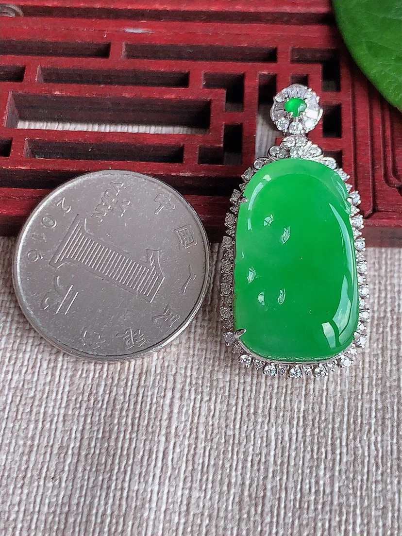 缅甸a货翡翠ddj老坑冰种18K金镶嵌阳绿如意吊坠 整体35.8×17.6×10.5裸石24×14.6mm 8.20
