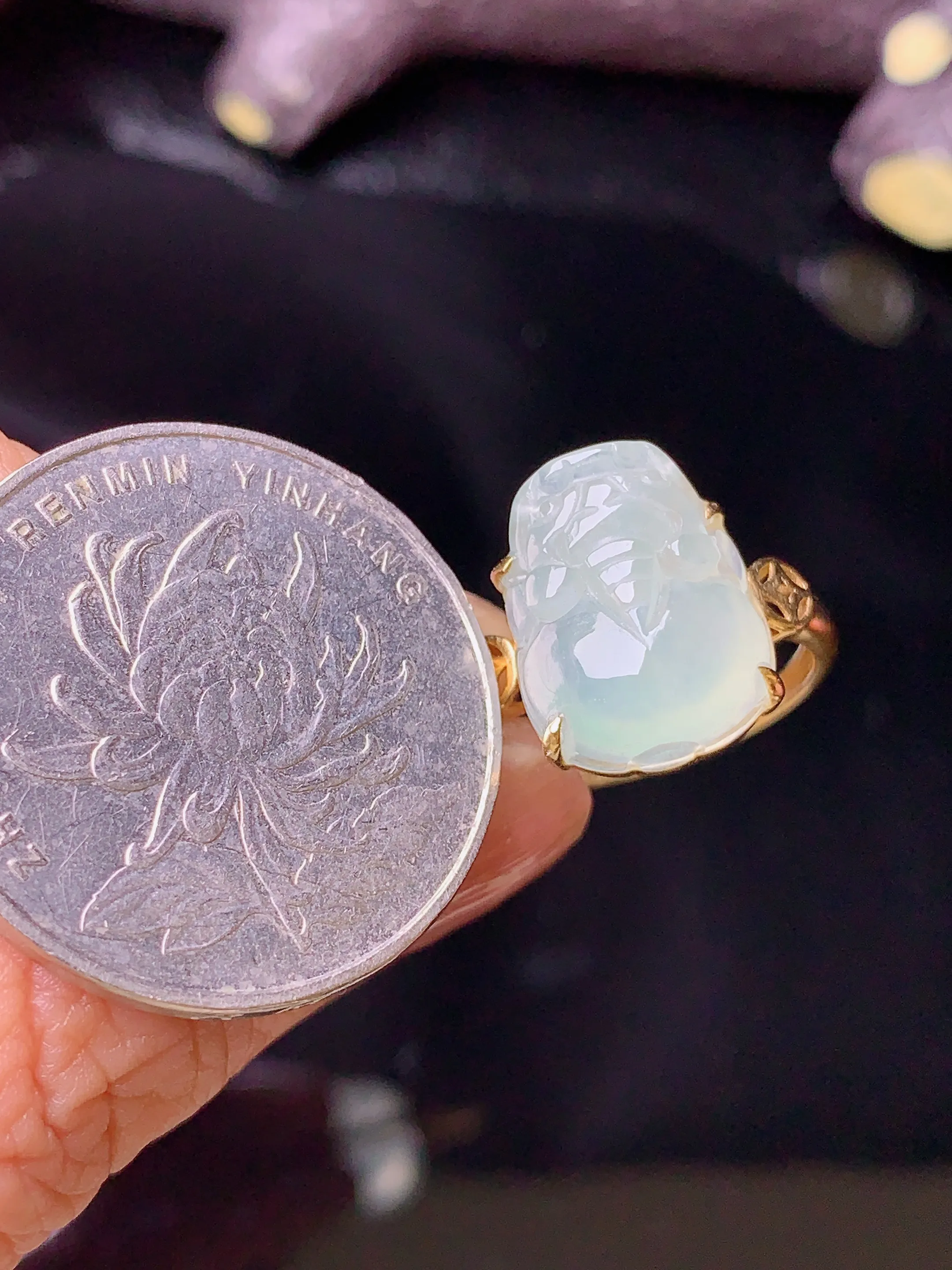 18k金钻镶嵌冰种貔貅戒指 玉质细腻 色泽艳丽 圈口13.5 裸石尺寸13.7*10.8*6