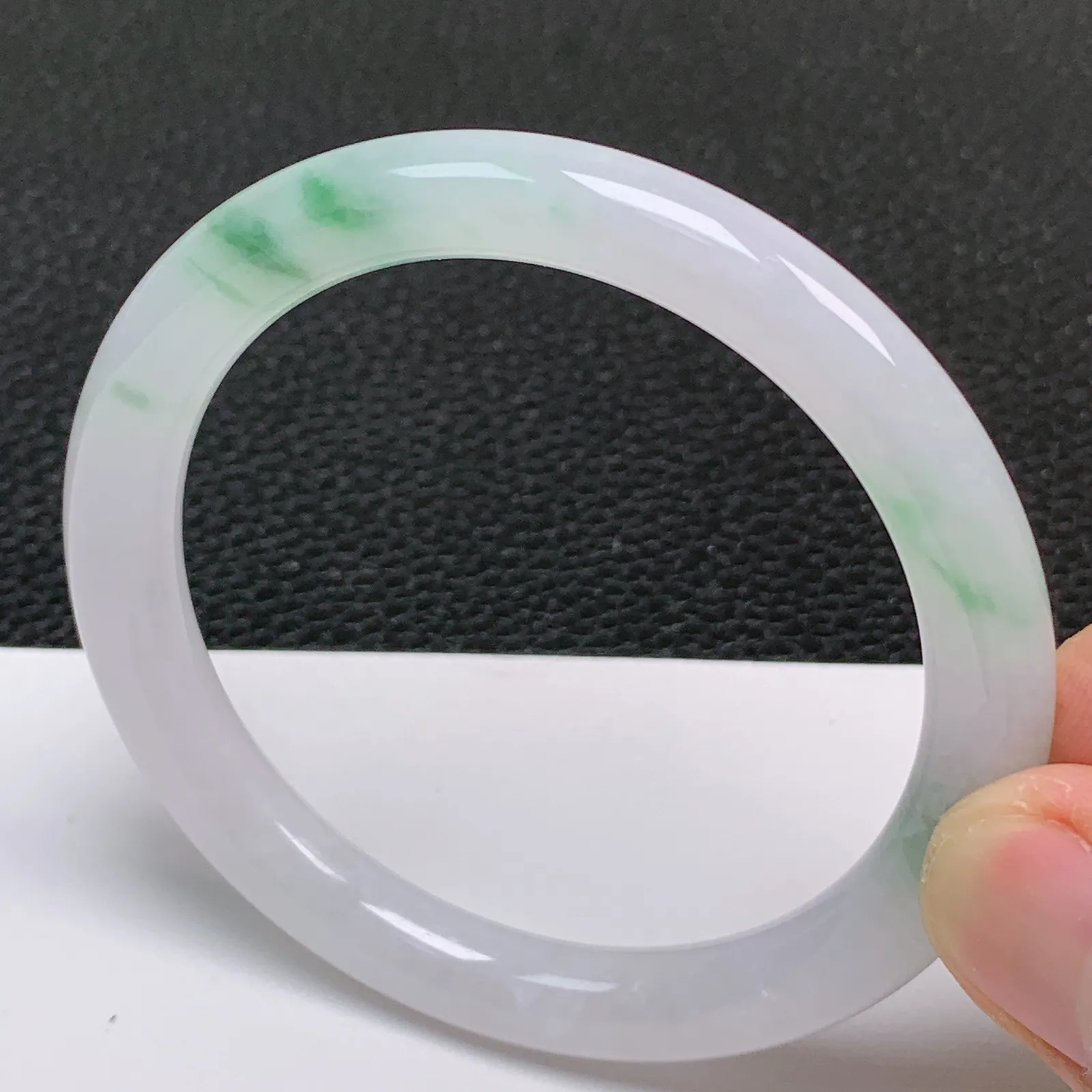 圈口53～54 天然翡翠A货老坑冰润飘花圆条手镯 尺寸53.9*8mm