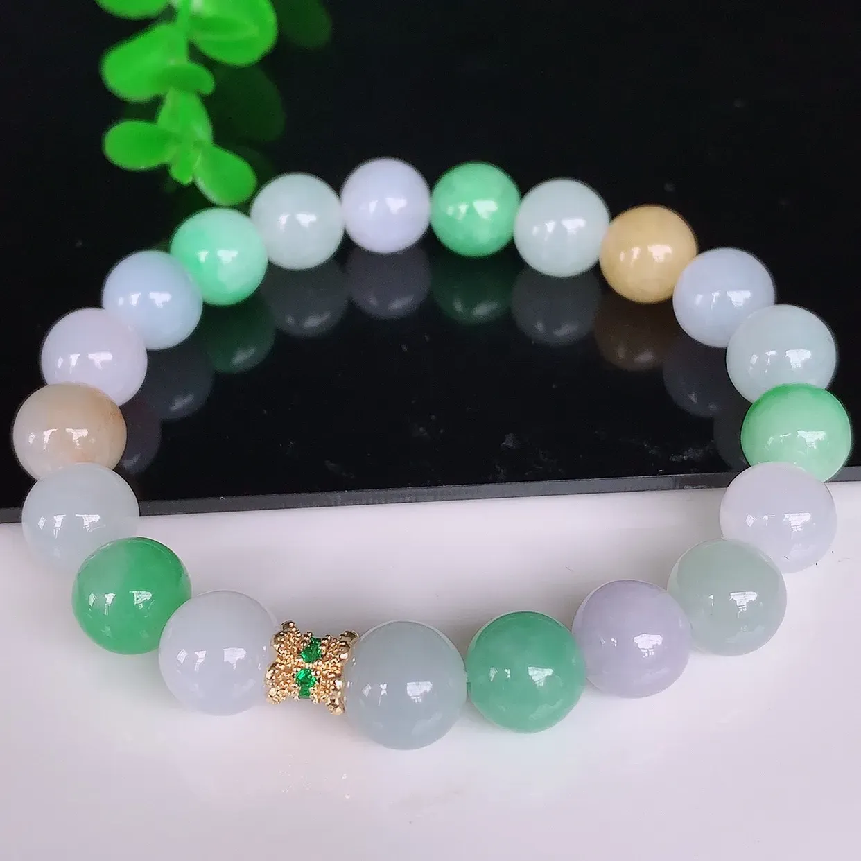 自然光实拍，冰润冰糯种多彩圆珠翡翠手串手链，种老水足，冰清玉润  颜色漂亮  #46.17取一尺寸9mm