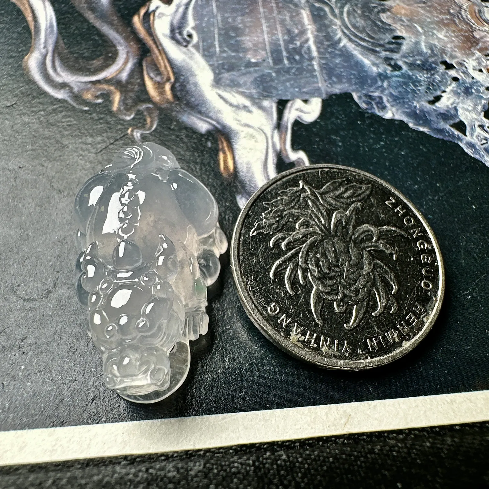 【冰种貔貅】冰度很好，晶莹剔透，局部高冰，种水色俱全，难得一见。