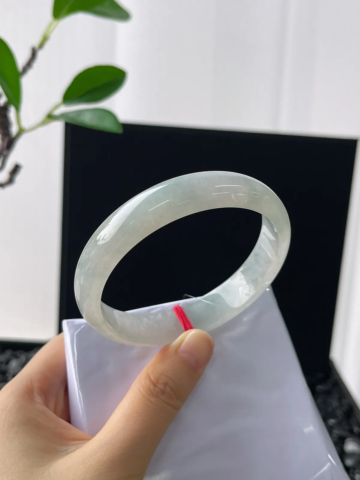 正圈60圈口，翡翠冰糯种白色手镯