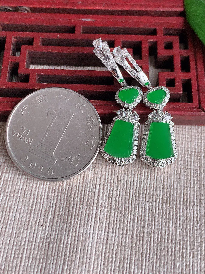 缅甸a货翡翠ddj老坑冰种18K金镶嵌阳绿无事牌耳坠 整体8.7×6×7.5mm 6.93