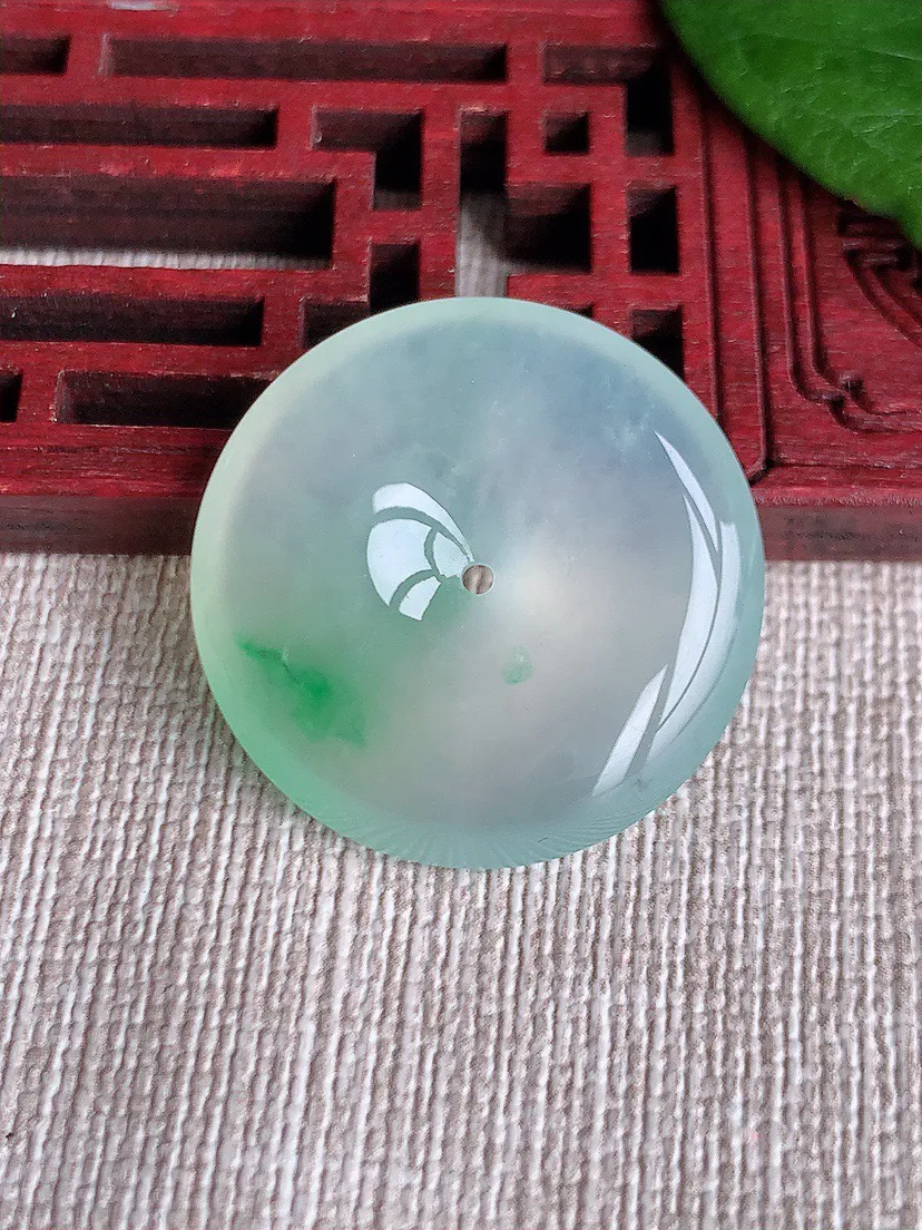 缅甸a货翡翠ddj老坑冰种飘绿平安扣吊坠 整体26.2×5.7mm 8.29