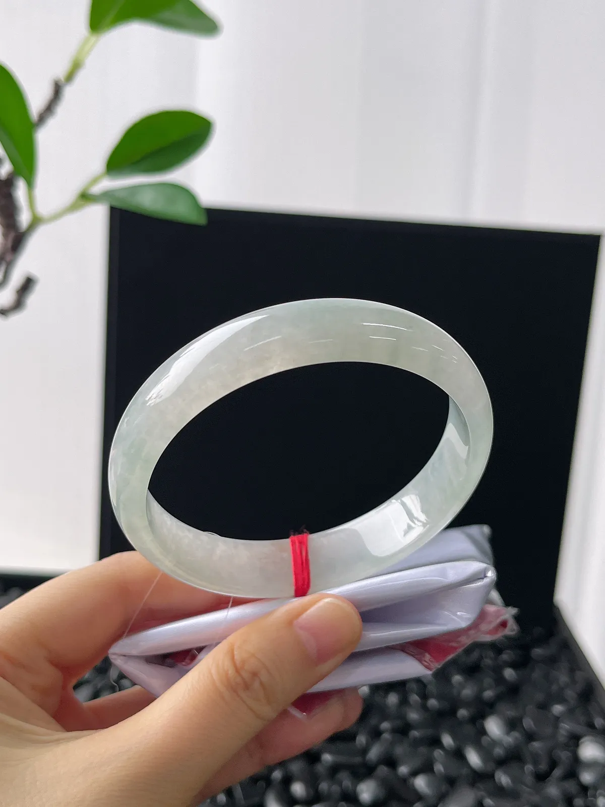 正圈60圈口，翡翠冰糯种白色手镯