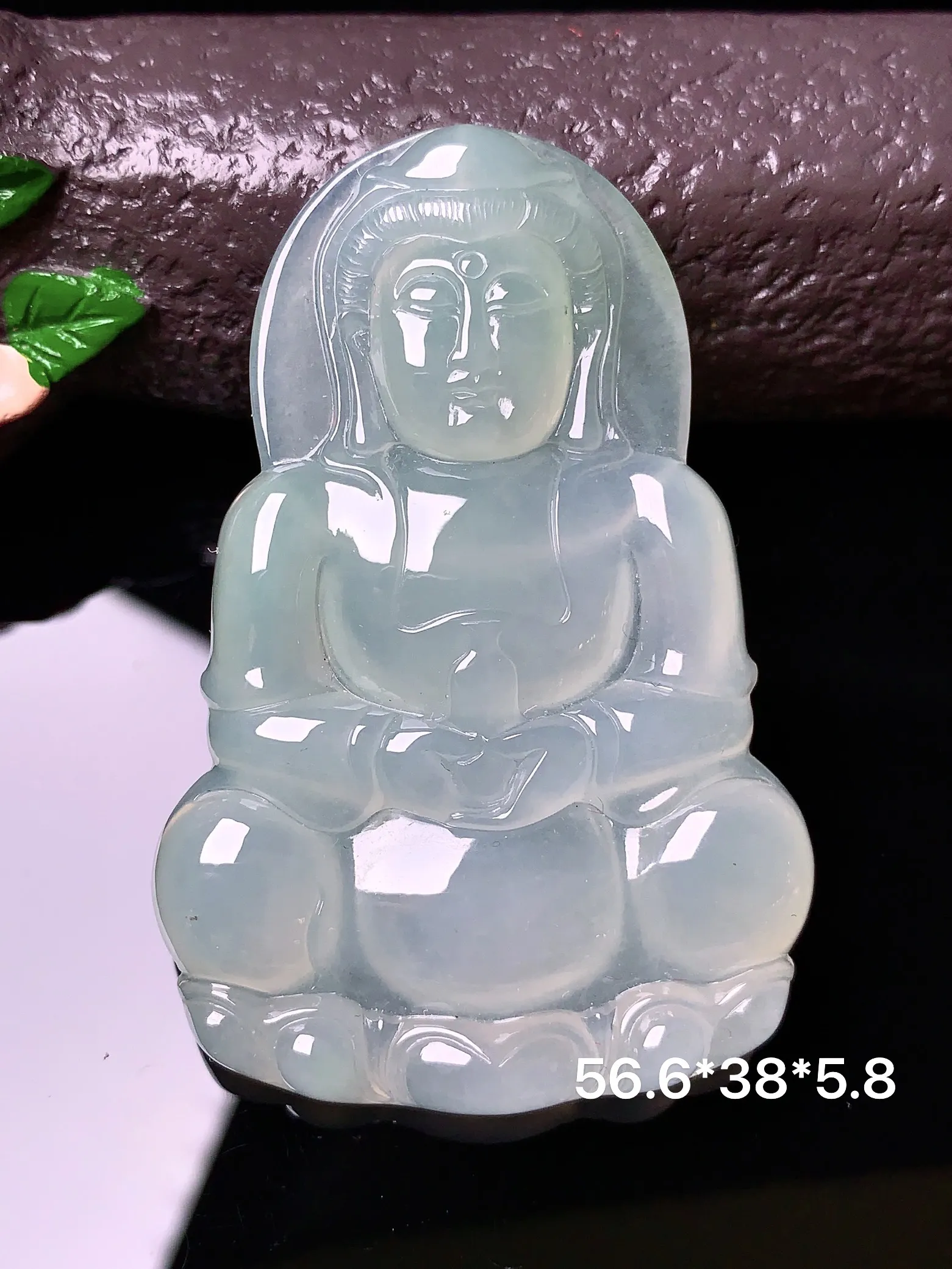 飘绿观音菩萨吊坠 玉质细腻 色泽艳丽 整体尺寸56.6*38*5.8