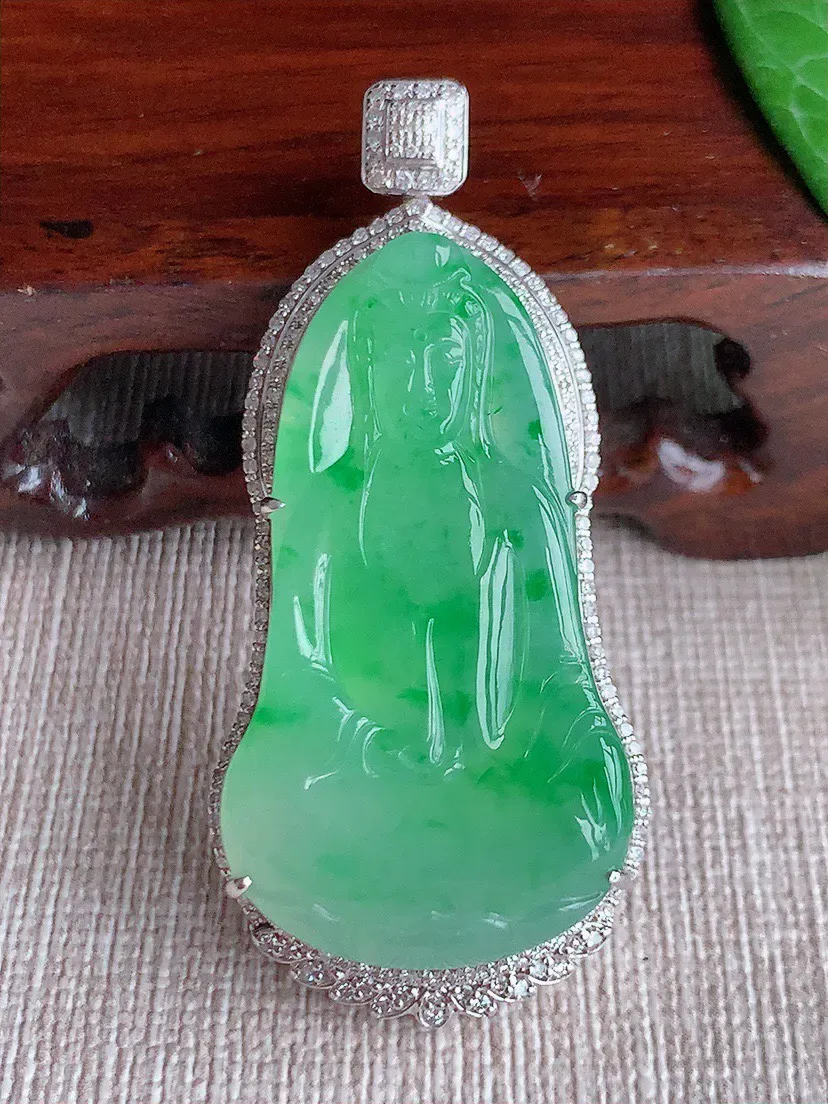 缅甸a货翡翠ddj老坑冰种18K金镶嵌飘绿观音吊坠 整体51×23.5×10.6裸石38×21.2m
