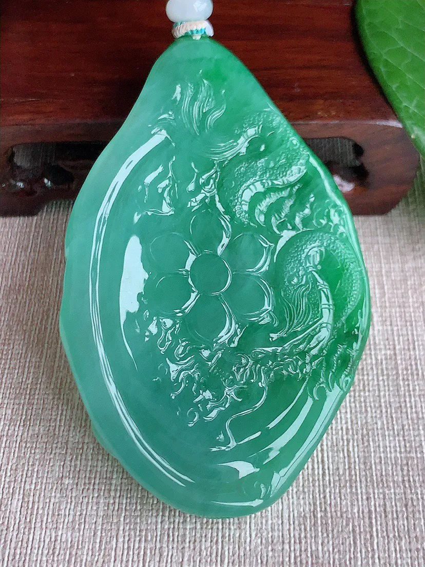 缅甸a货翡翠ddj老坑冰种满绿大势至菩萨吊坠 整体79.8×50.2×11.6mm 81.03