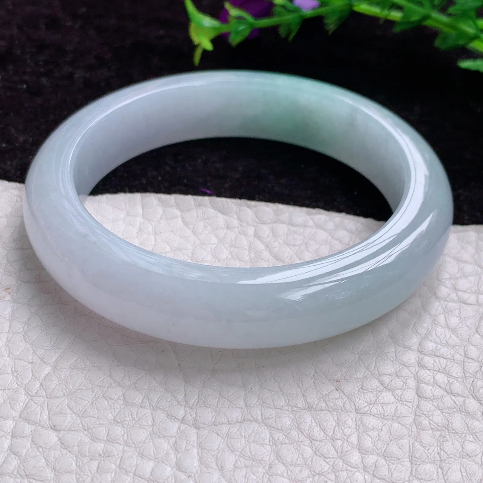 sza实拍 55.5*12.8*9缅甸翡翠冰胶飘花百搭正圈翡翠玉手镯 宽边玉镯
