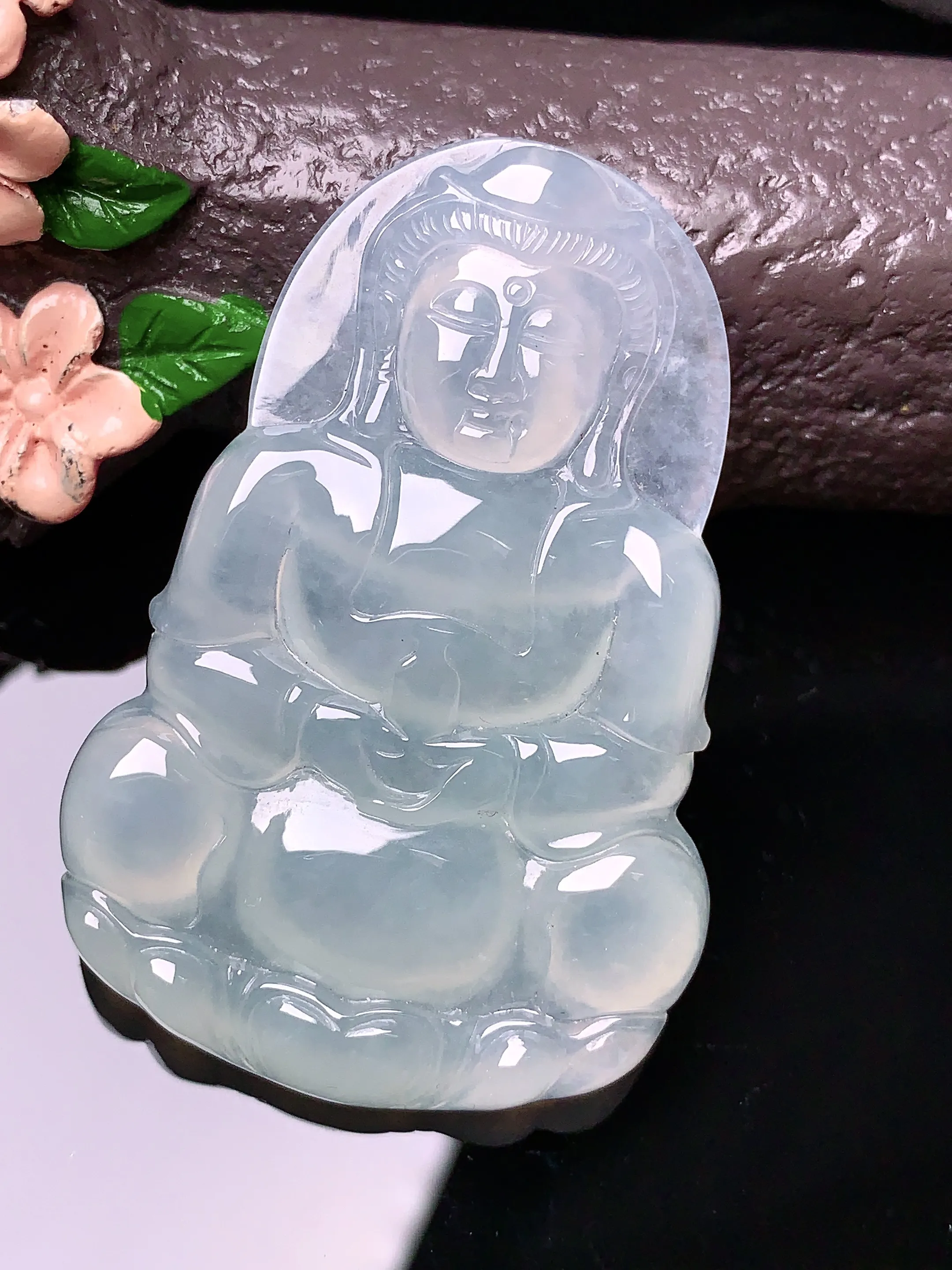冰种观音菩萨吊坠 玉质细腻 色泽艳丽 整体尺寸51*34.6*5.2