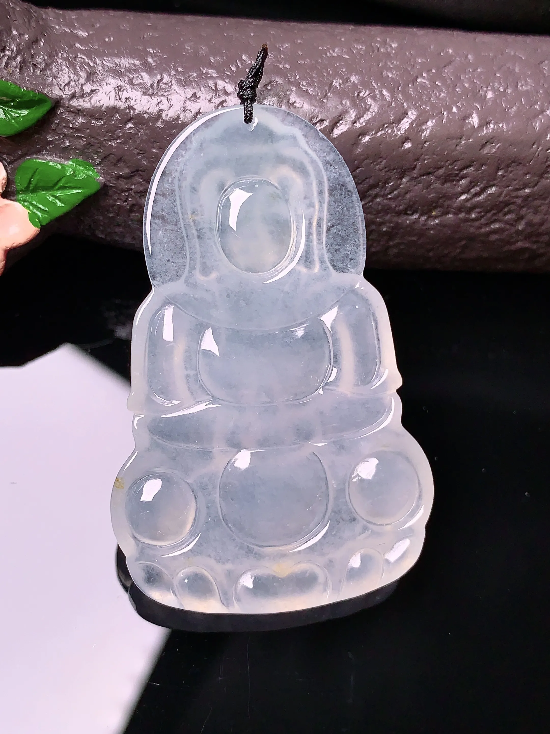 冰种观音菩萨吊坠 玉质细腻 色泽艳丽 整体尺寸49.1*31.7*5