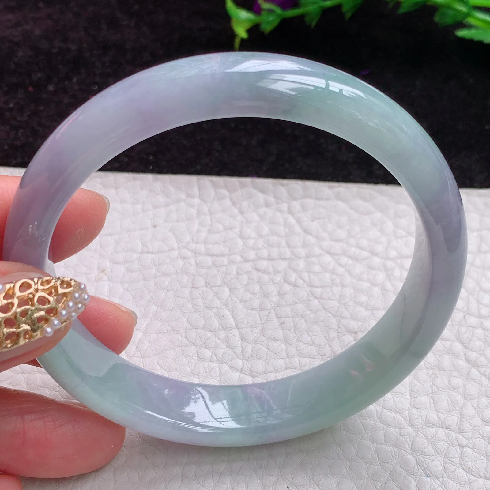 js实拍 大圈口60*12.8*7缅甸翡翠胶感春带彩百搭正圈翡翠玉手镯 招财镯