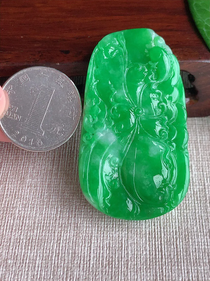 缅甸a货翡翠ddj老坑冰种飘阳绿连年有余吊坠  整体54.4×30.8×9.6mm 32.00