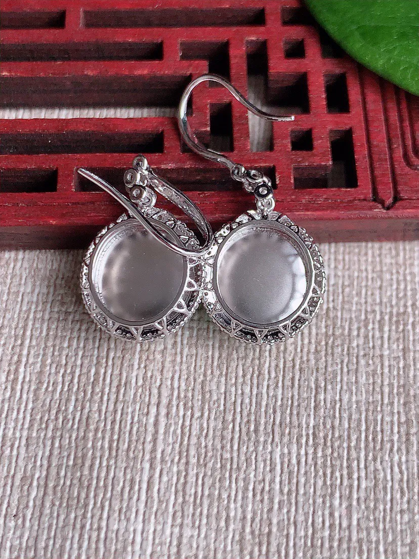 缅甸a货翡翠ddj老坑冰种18K金镶嵌甜绿蛋面耳坠 整体11×10.5×7mm 5.25