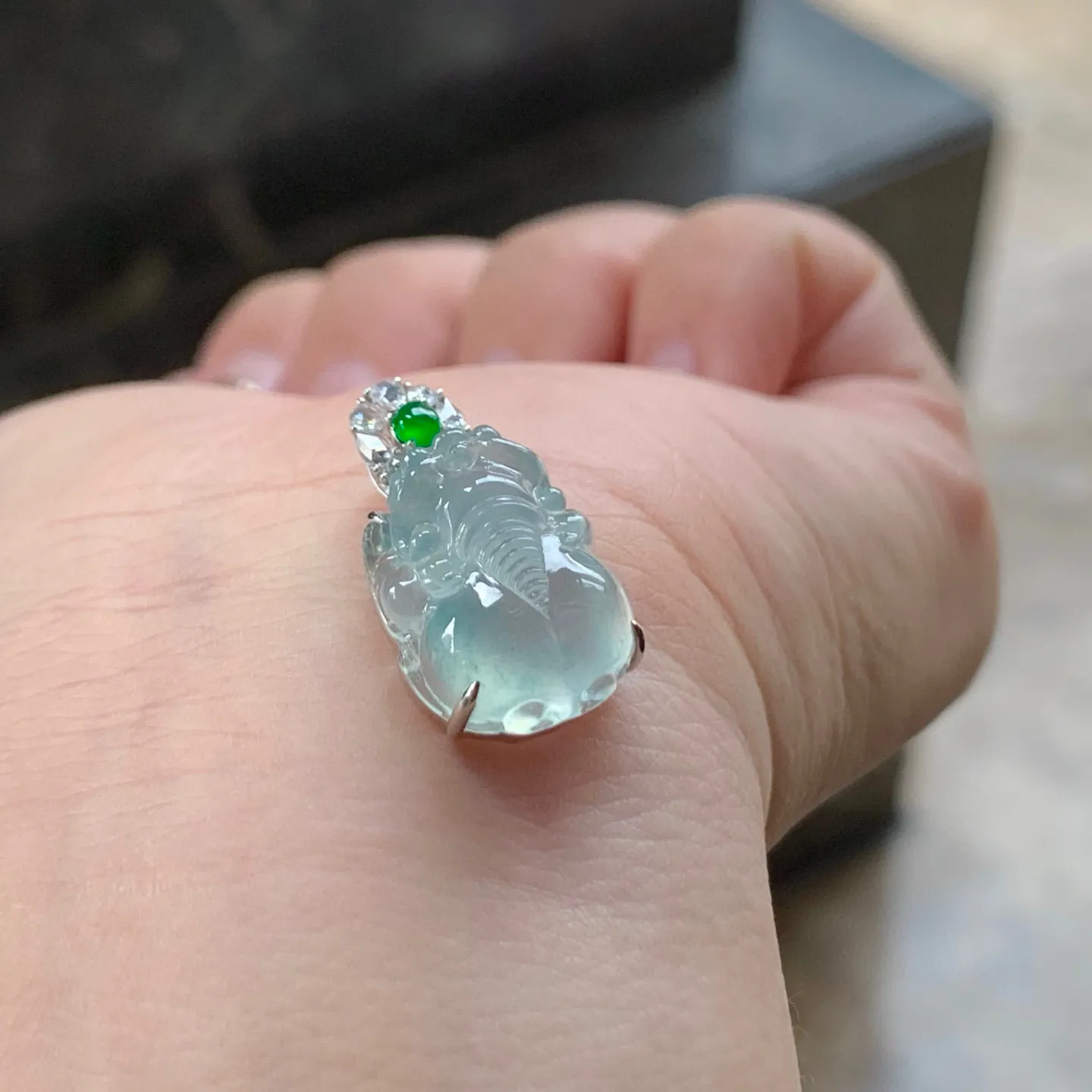 冰种貔貅
真金镶嵌 精致
