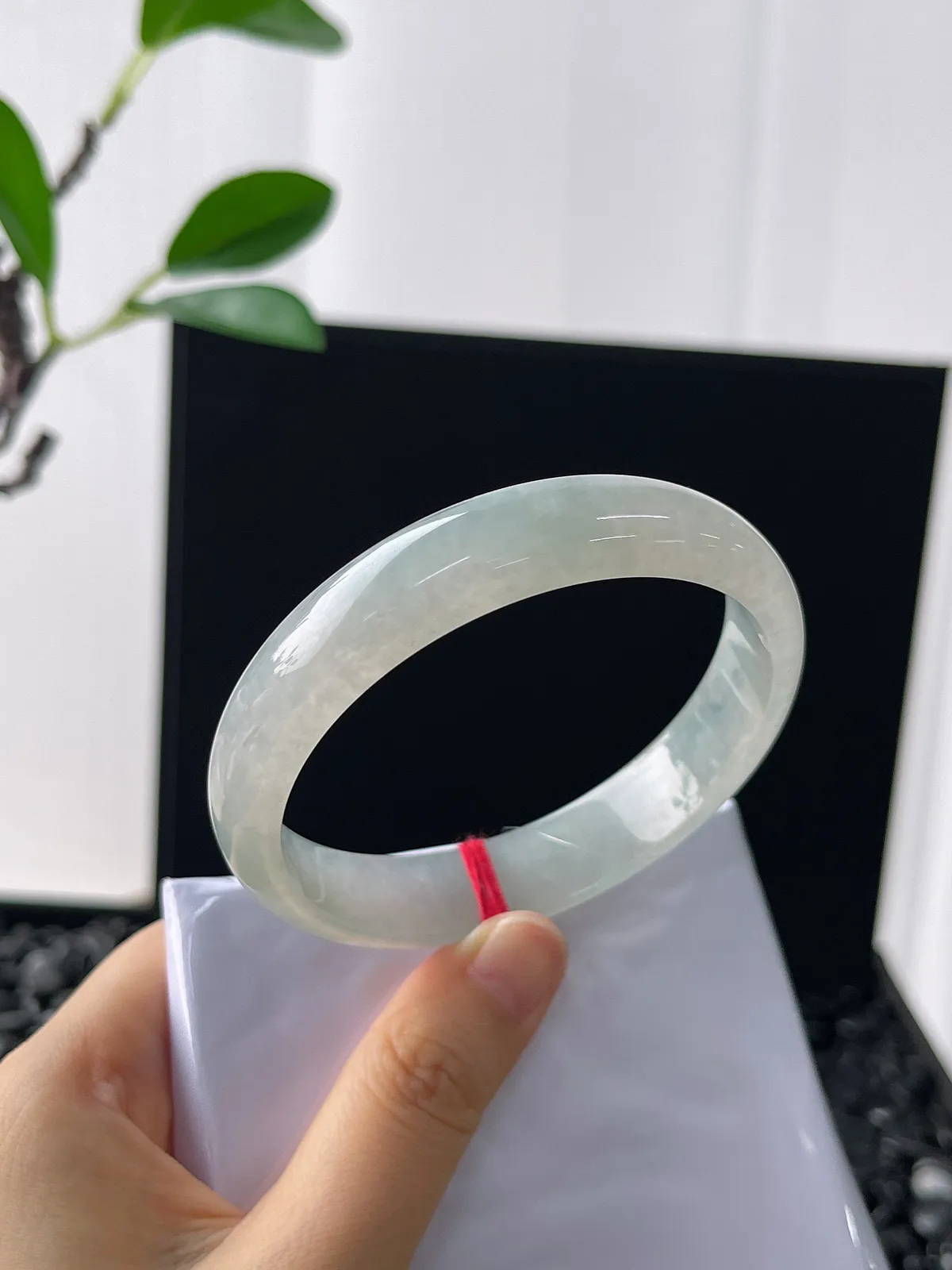 正圈60圈口，翡翠冰糯种白色手镯