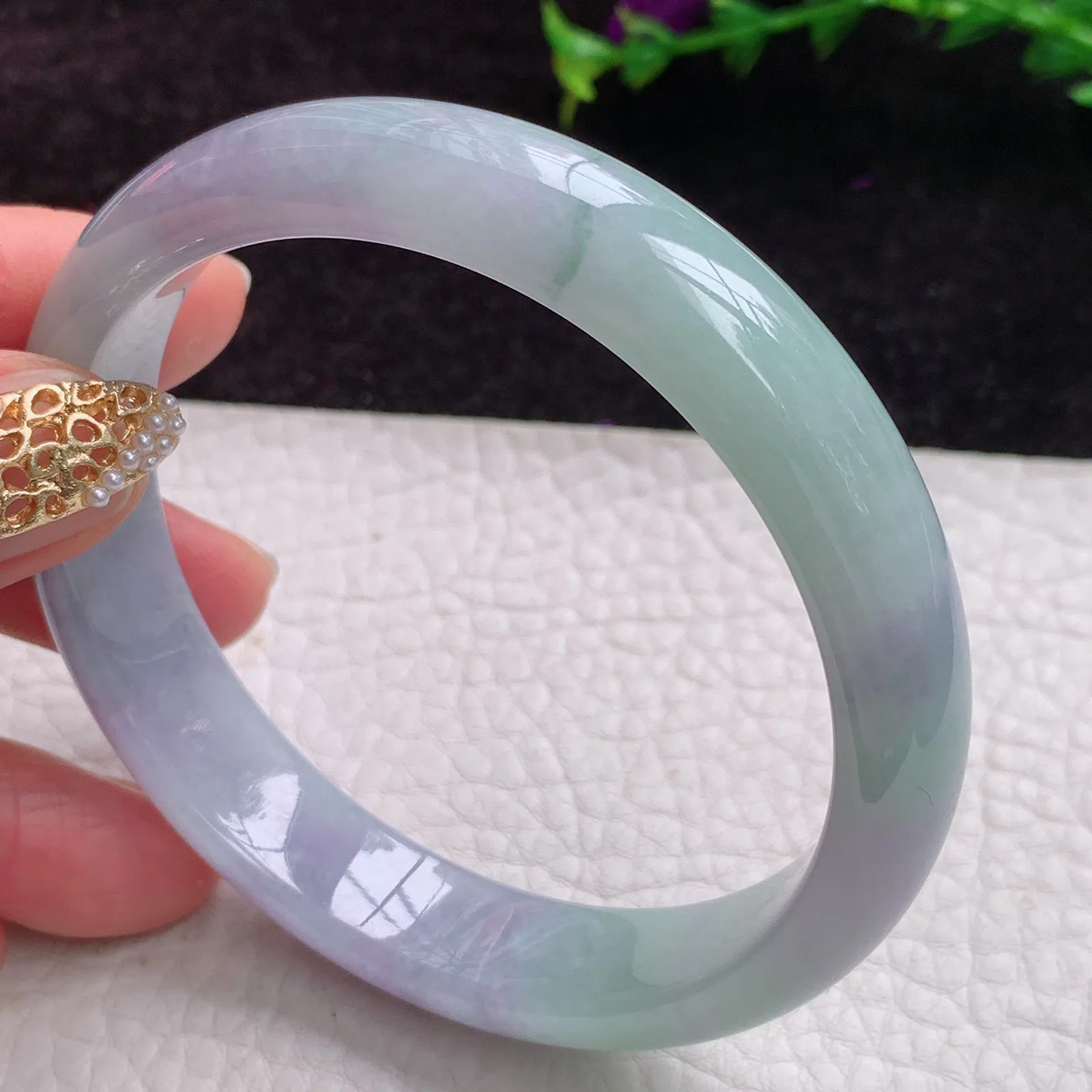 js实拍 大圈口60*12.8*7缅甸翡翠胶感春带彩百搭正圈翡翠玉手镯 招财镯