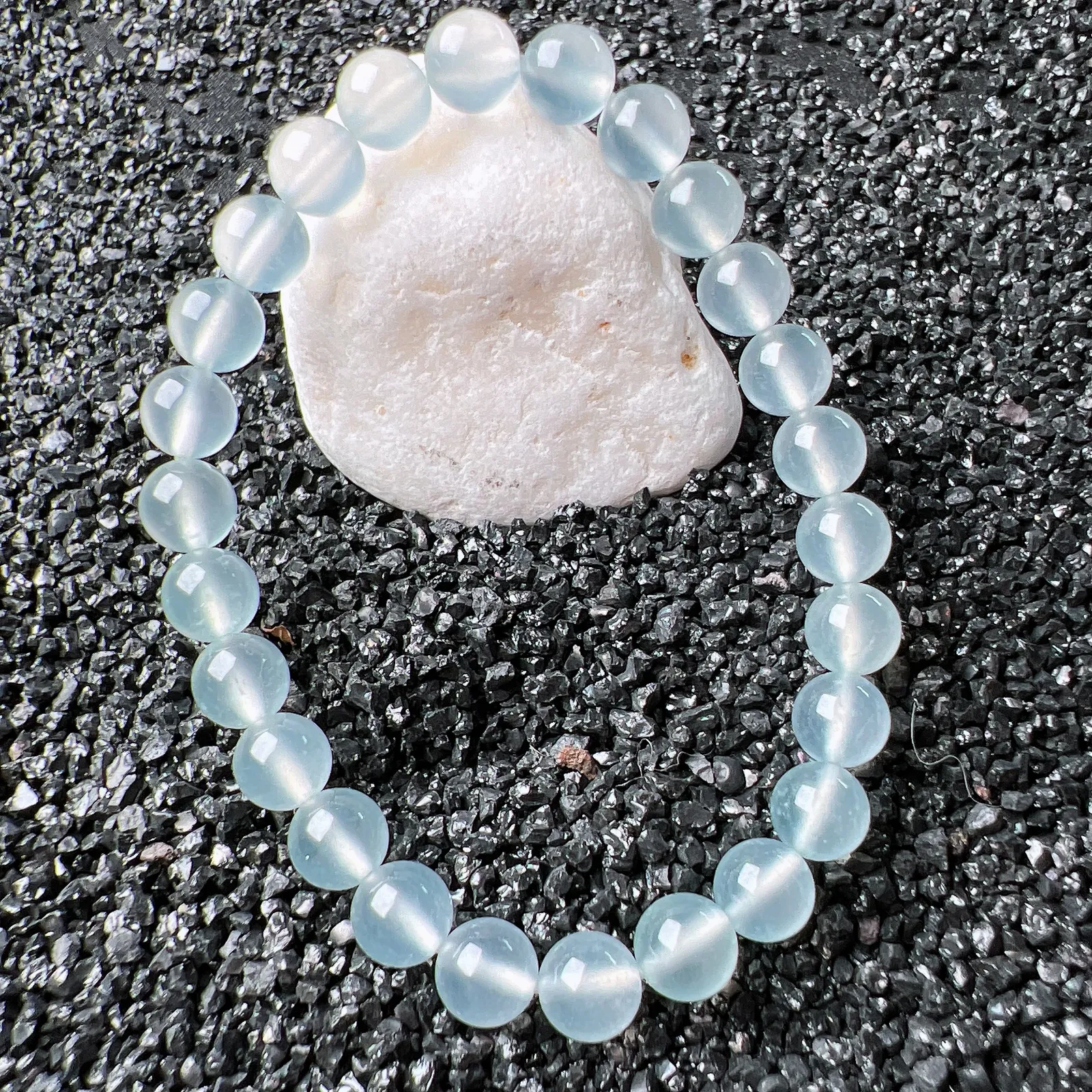 【玻璃种手串】玻璃种，颗颗质地细腻，光泽度上佳。直径6.5mm，26颗。