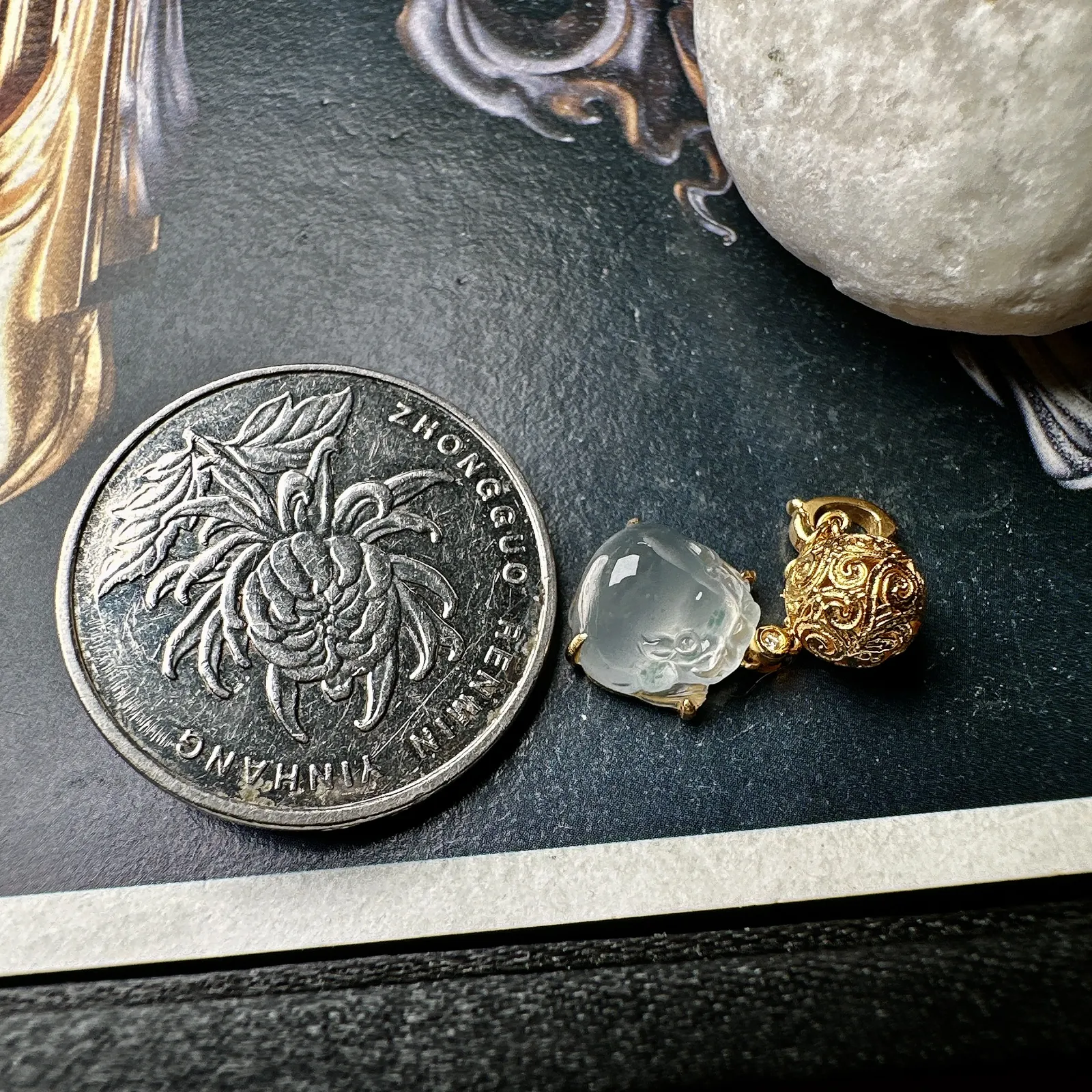 【冰种飘花貔貅小滴流】流行扣款，招财神器，多种佩戴搭配，冰感十足，晶莹透亮，18K金钻镶嵌，其中一件裸石尺寸9.4*9.3*6毫米