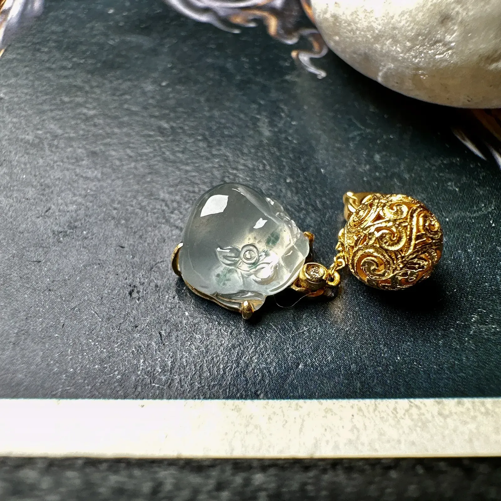 【冰种飘花貔貅小滴流】流行扣款，招财神器，多种佩戴搭配，冰感十足，晶莹透亮，18K金钻镶嵌，其中一件裸石尺寸9.4*9.3*6毫米