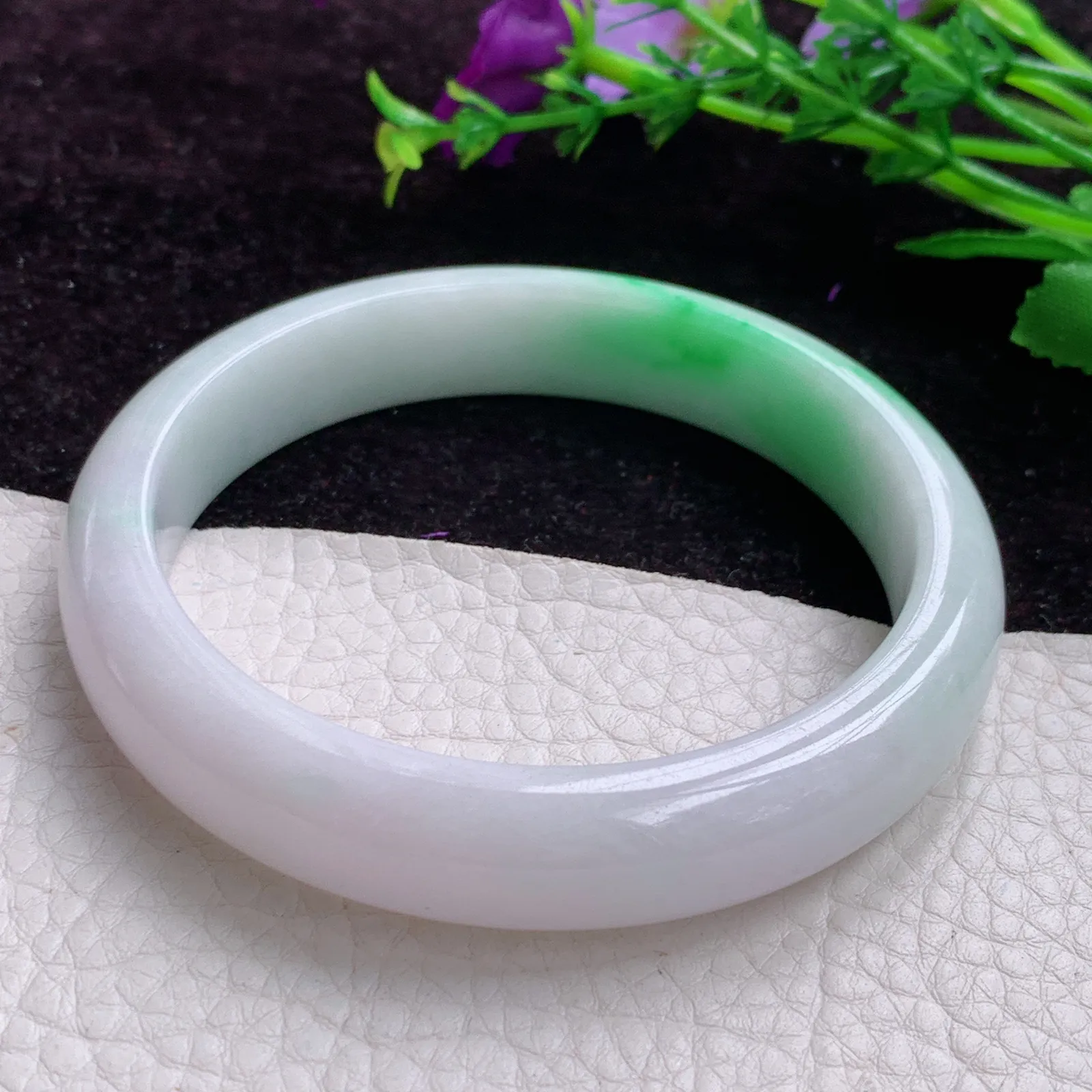 blm实拍 大圈口63*13*8缅甸翡翠胶感飘阳绿大气气百搭正圈翡翠玉手镯 平安镯