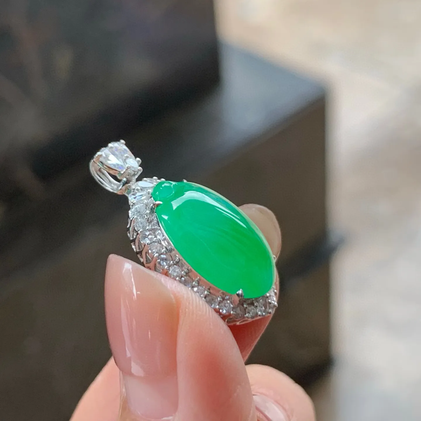 冰种阳绿福瓜
真金镶嵌