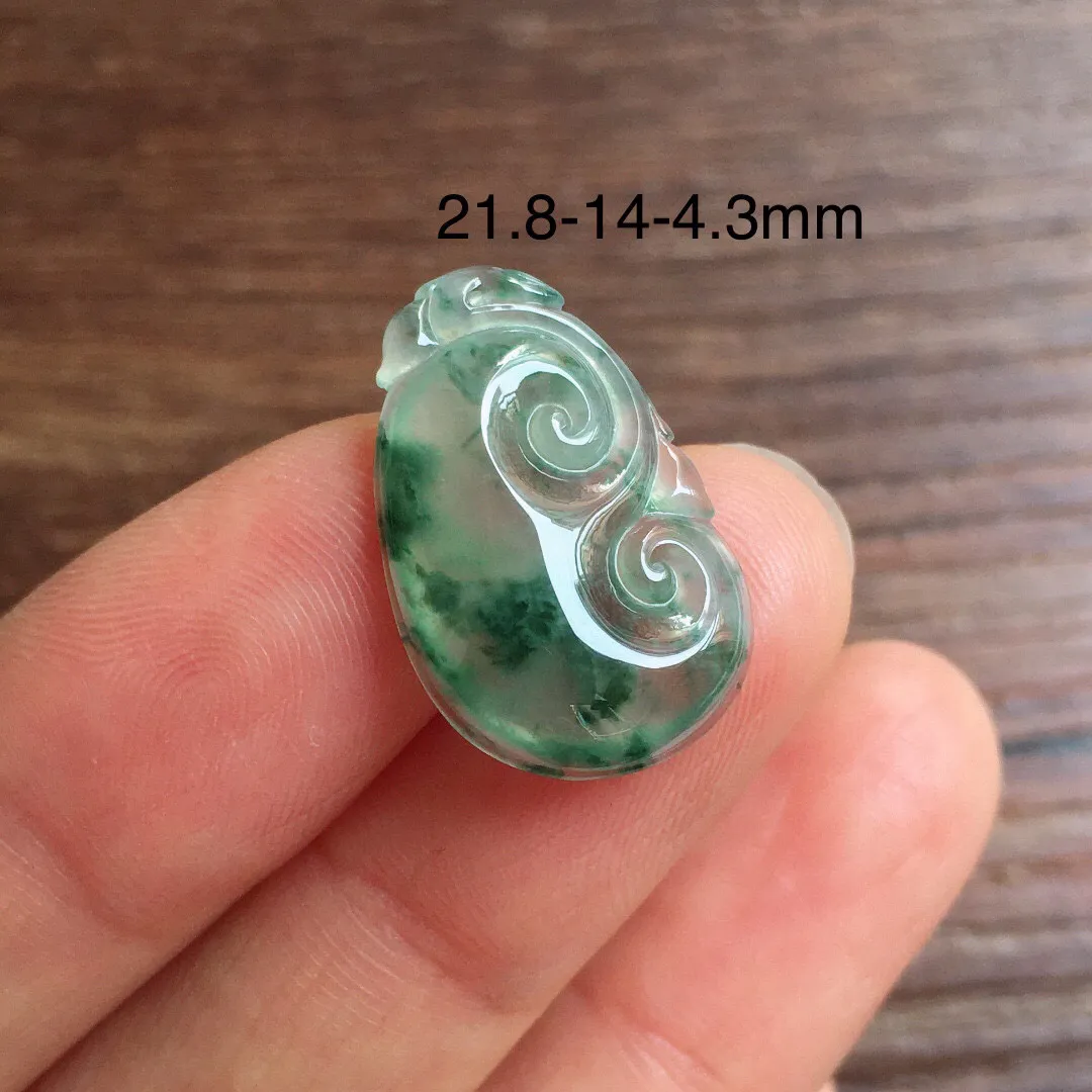 冰飘花如意，冰润光泽，玉质细腻，种水足，整体尺寸21.8*14*4.3