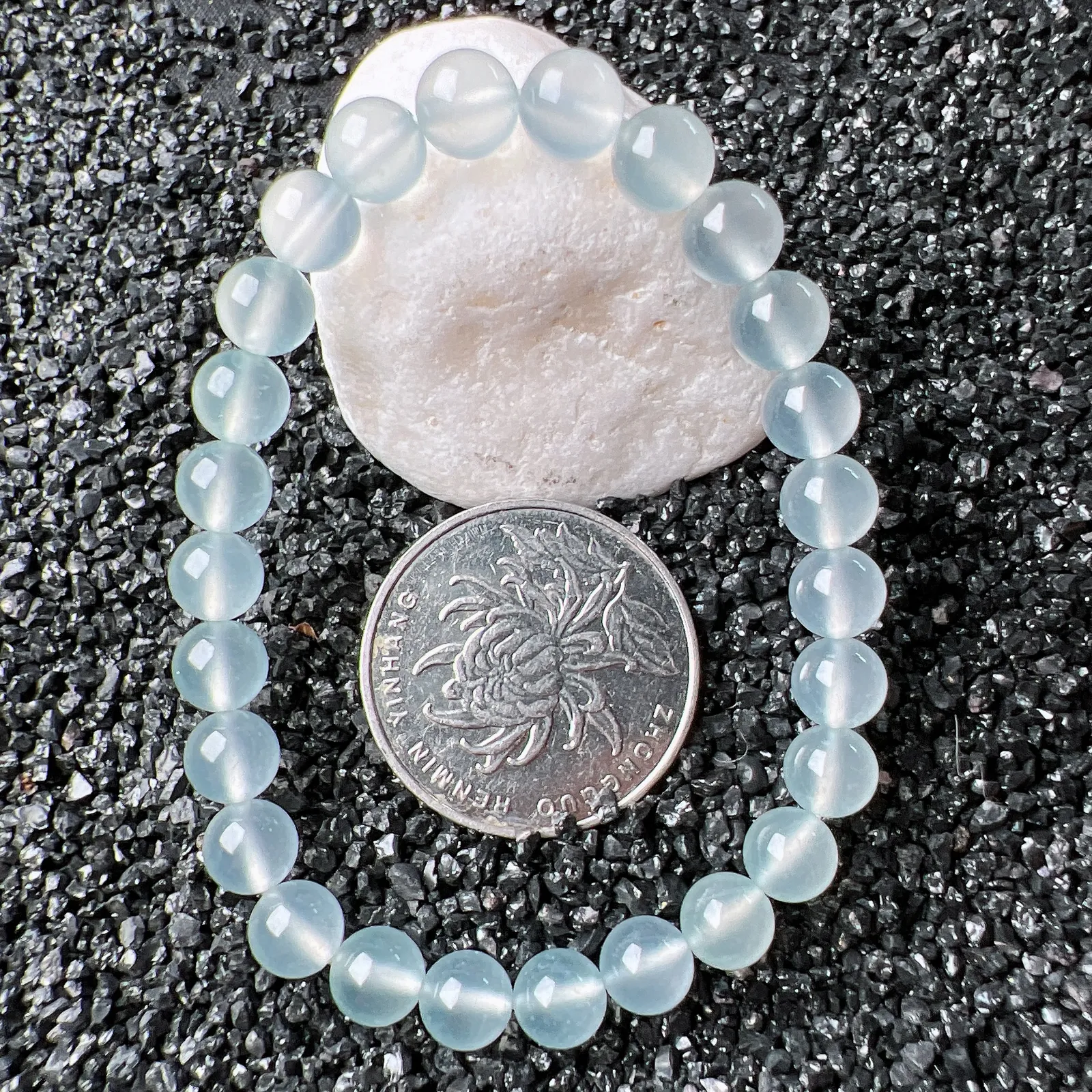 【玻璃种手串】玻璃种，颗颗质地细腻，光泽度上佳。直径6.5mm，26颗。