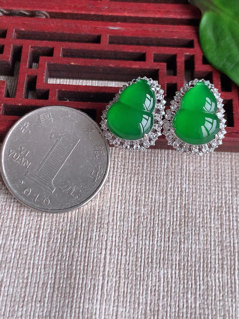缅甸a货翡翠ddj老坑冰种18K金镶嵌满绿葫芦耳钉 整体13.7×10.6mm 6.00
