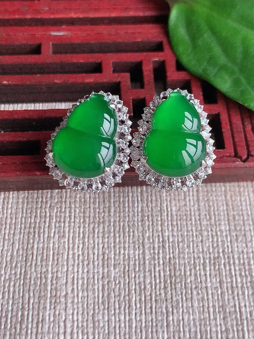 缅甸a货翡翠ddj老坑冰种18K金镶嵌满绿葫芦耳钉 整体13.7×10.6mm 6.00