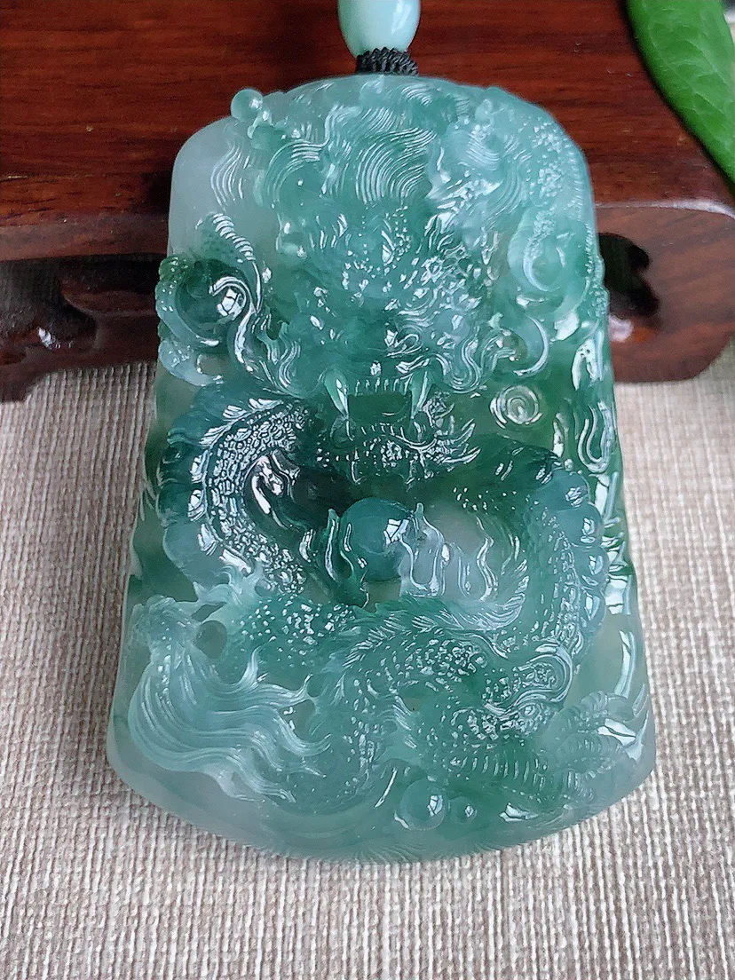 缅甸a货翡翠ddj老坑冰种飘花龙牌吊坠 整体70.6×46×11.2mm 75.10