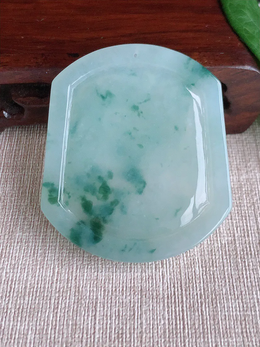 缅甸a货翡翠ddj老坑冰种飘花龙牌吊坠 整体52.7×45.2×6mm 28.90