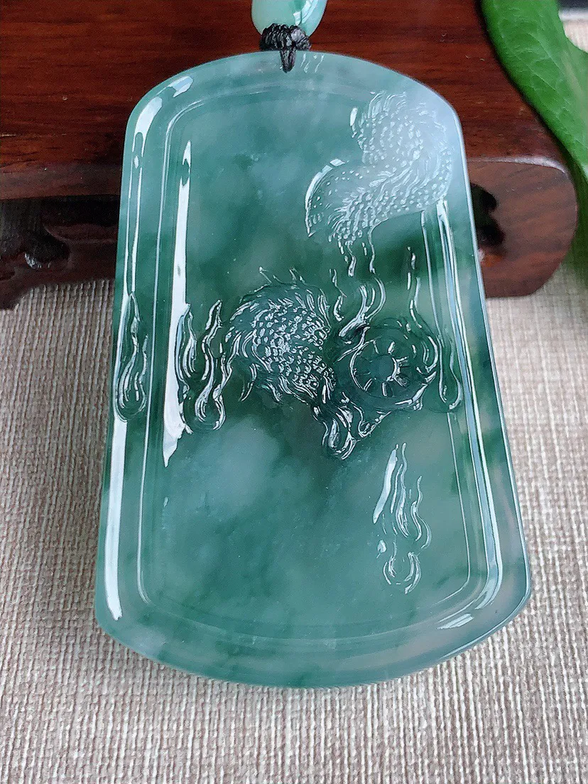 缅甸a货翡翠ddj老坑冰种飘花龙牌吊坠 整体70.6×46×11.2mm 75.10