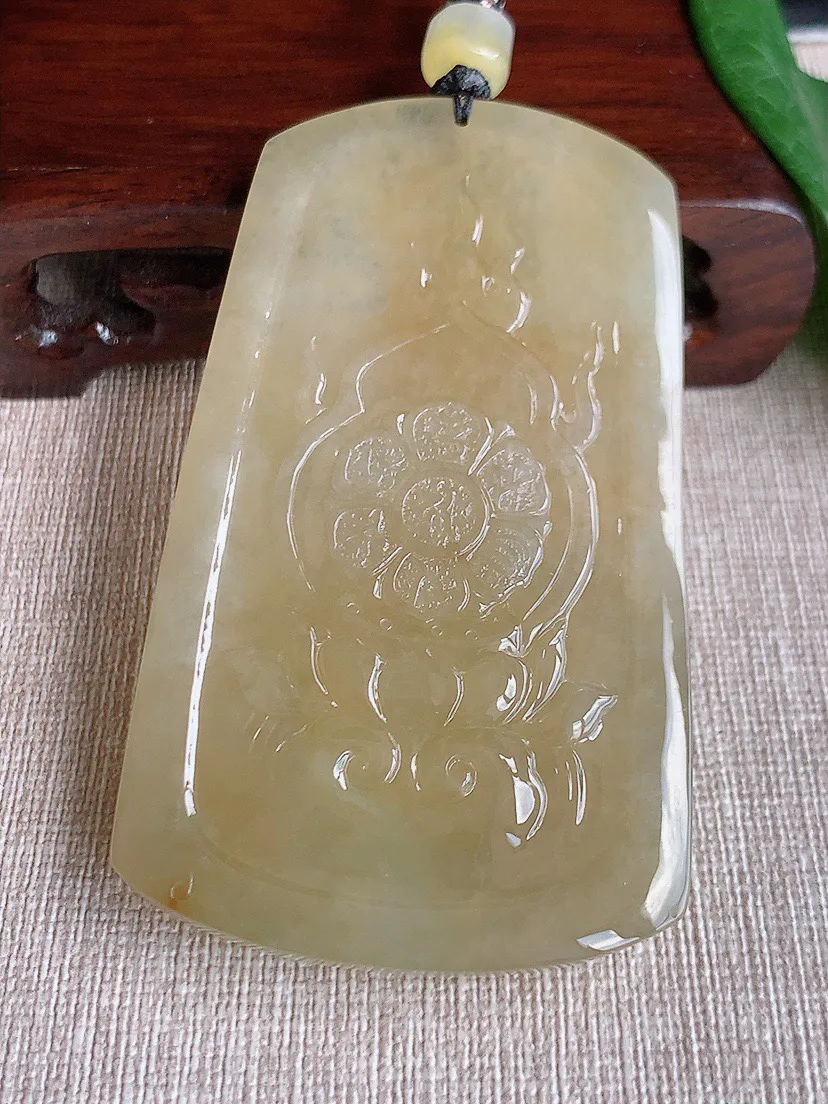 缅甸a货翡翠ddj老坑冰种黄翡不动明王吊坠 整体75.6×45.5×10.4mm 71.50