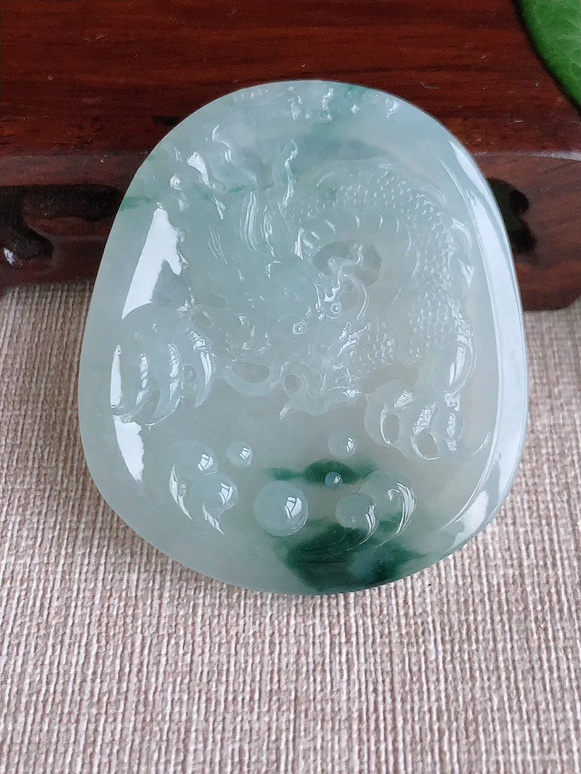 缅甸a货翡翠ddj老坑冰种飘花龙牌吊坠 整体52.7×45.7×5.5mm 28.40