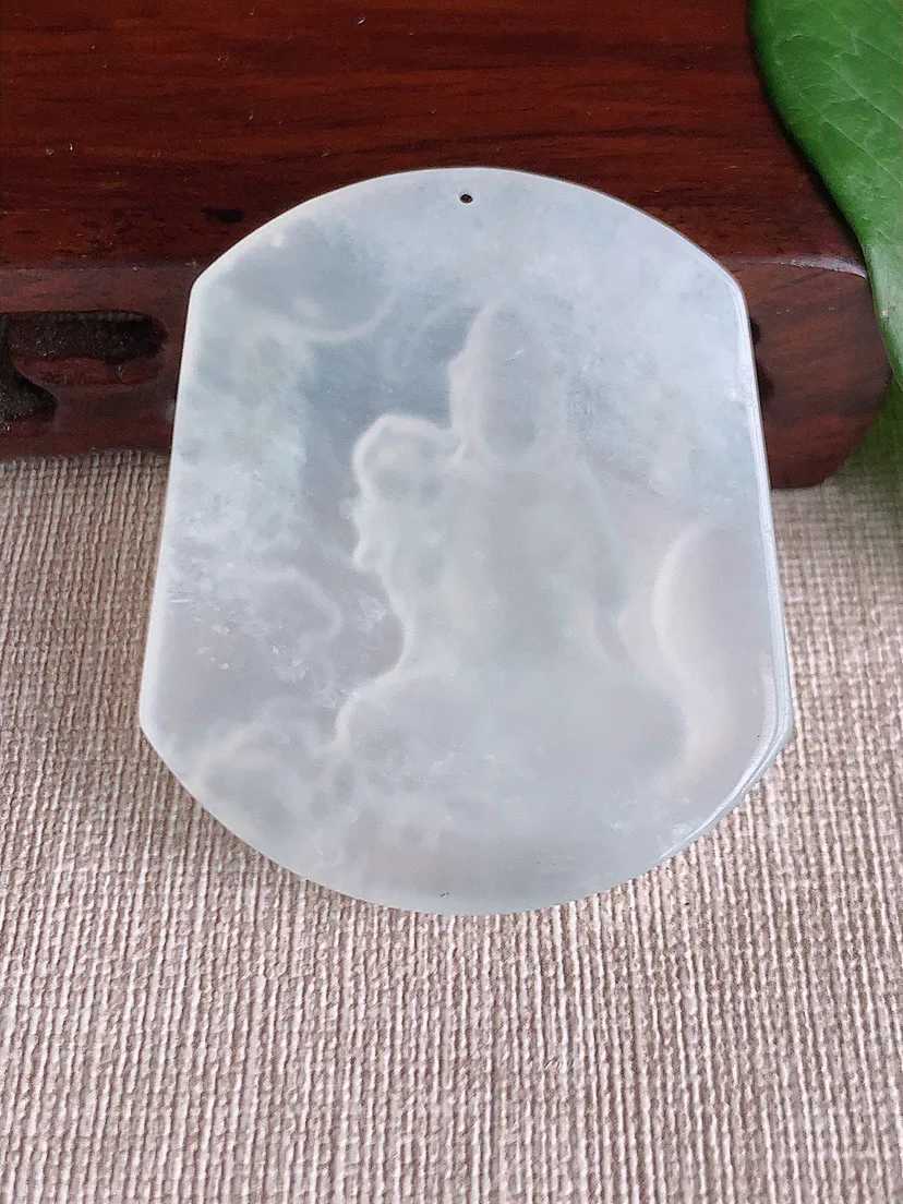 缅甸a货翡翠ddj老坑冰种白月光一刀切大势至菩萨吊坠 整体51.7×44.6×5mm 25.00