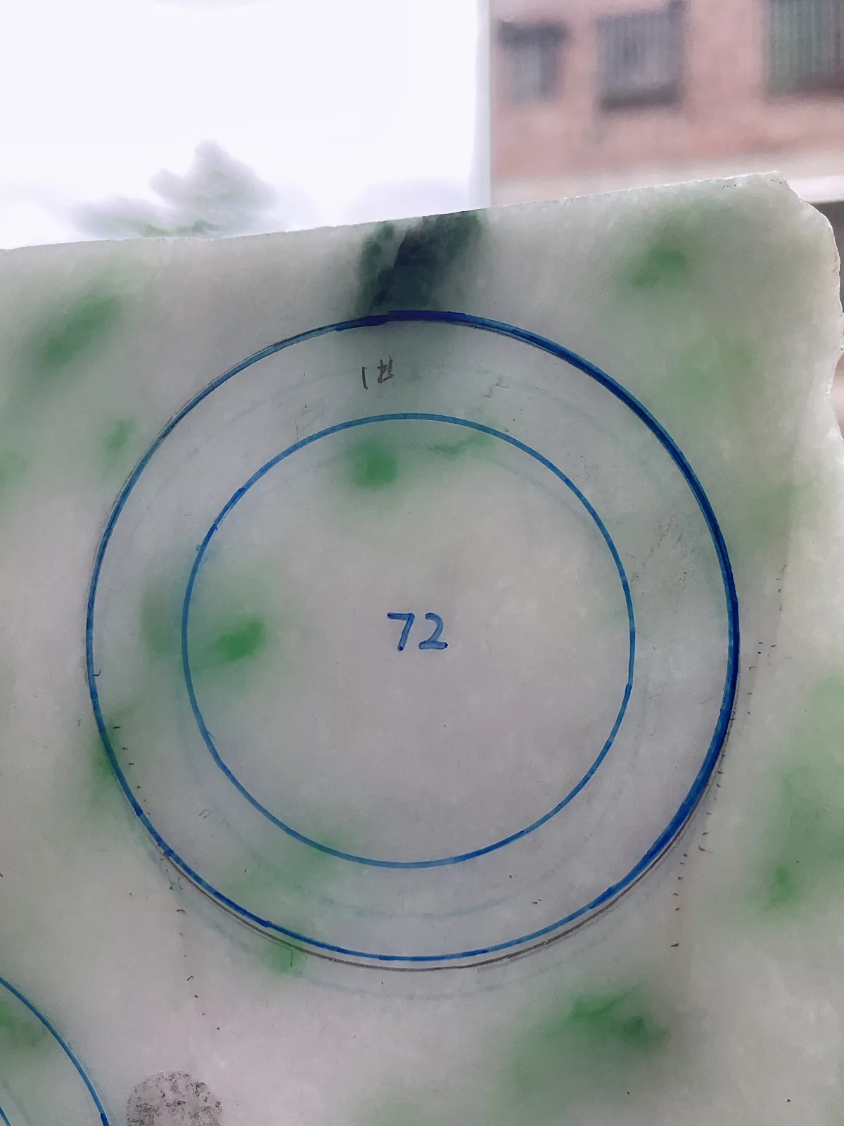 翡翠板料，⭕️正圈最大做56，圆条最大做52