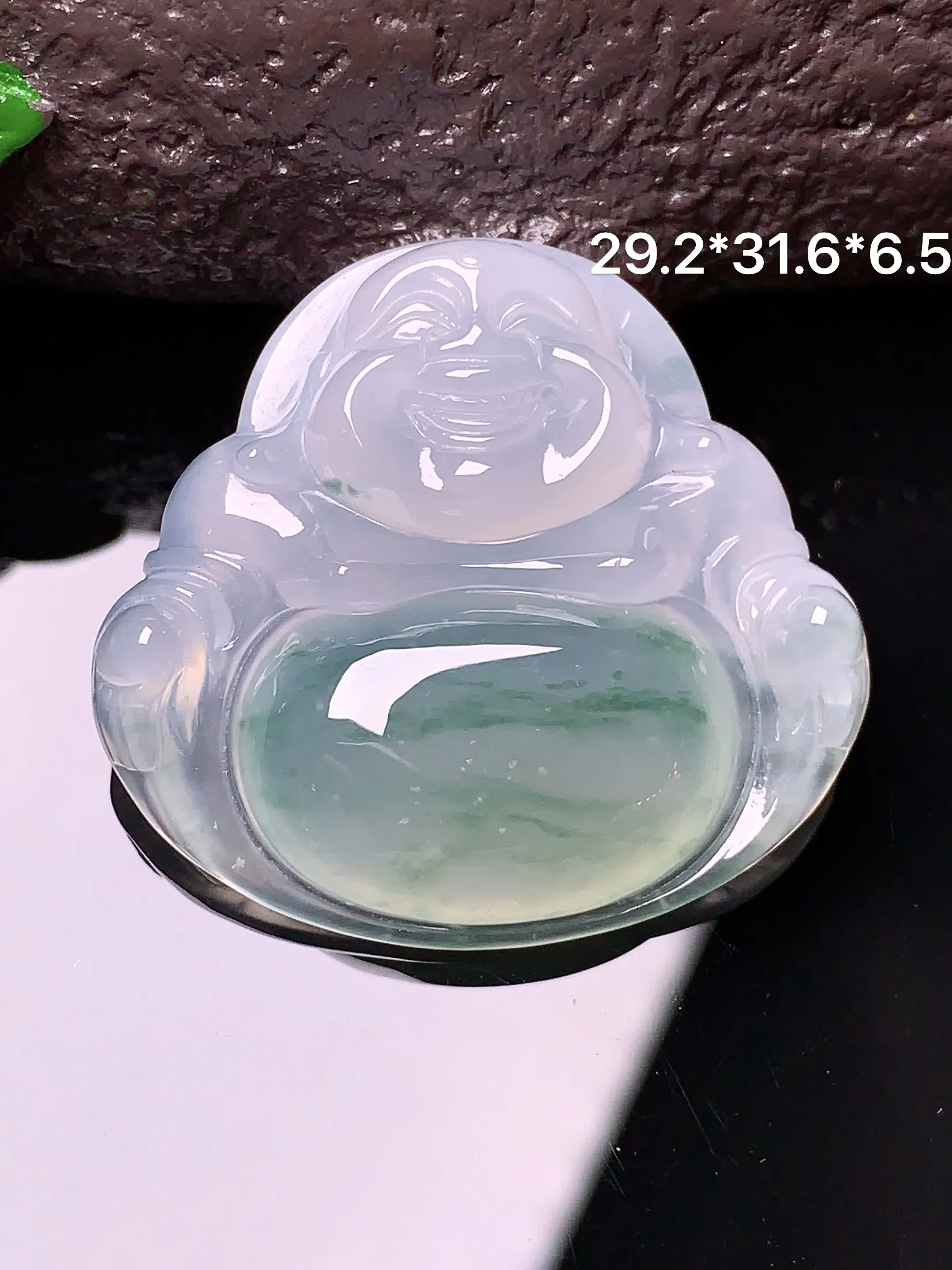飘绿佛公吊坠 玉质细腻 色泽艳丽 整体尺寸29.2*31.6*6.5